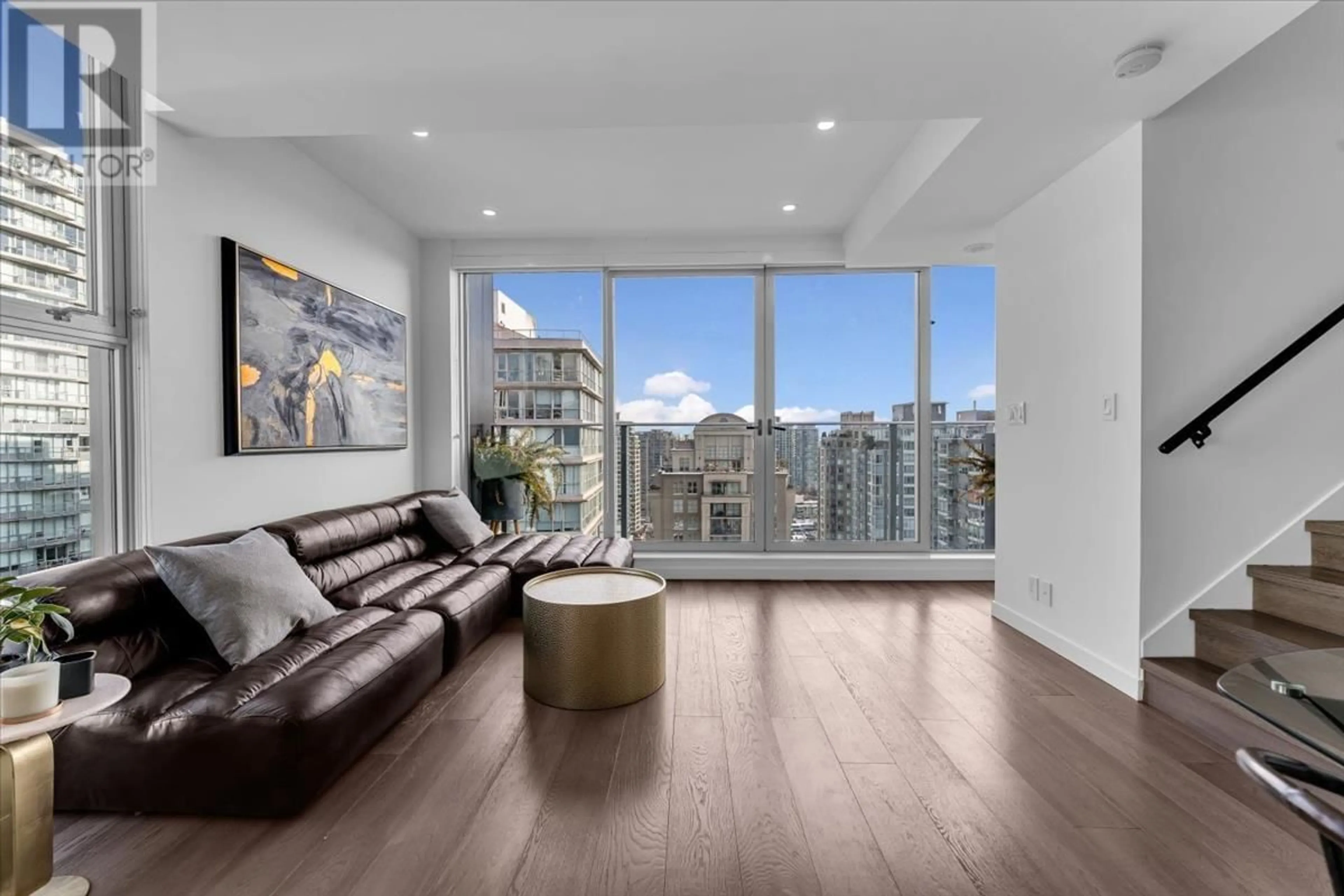 Living room with furniture, wood/laminate floor for 2502 999 SEYMOUR STREET, Vancouver British Columbia V6B0M5