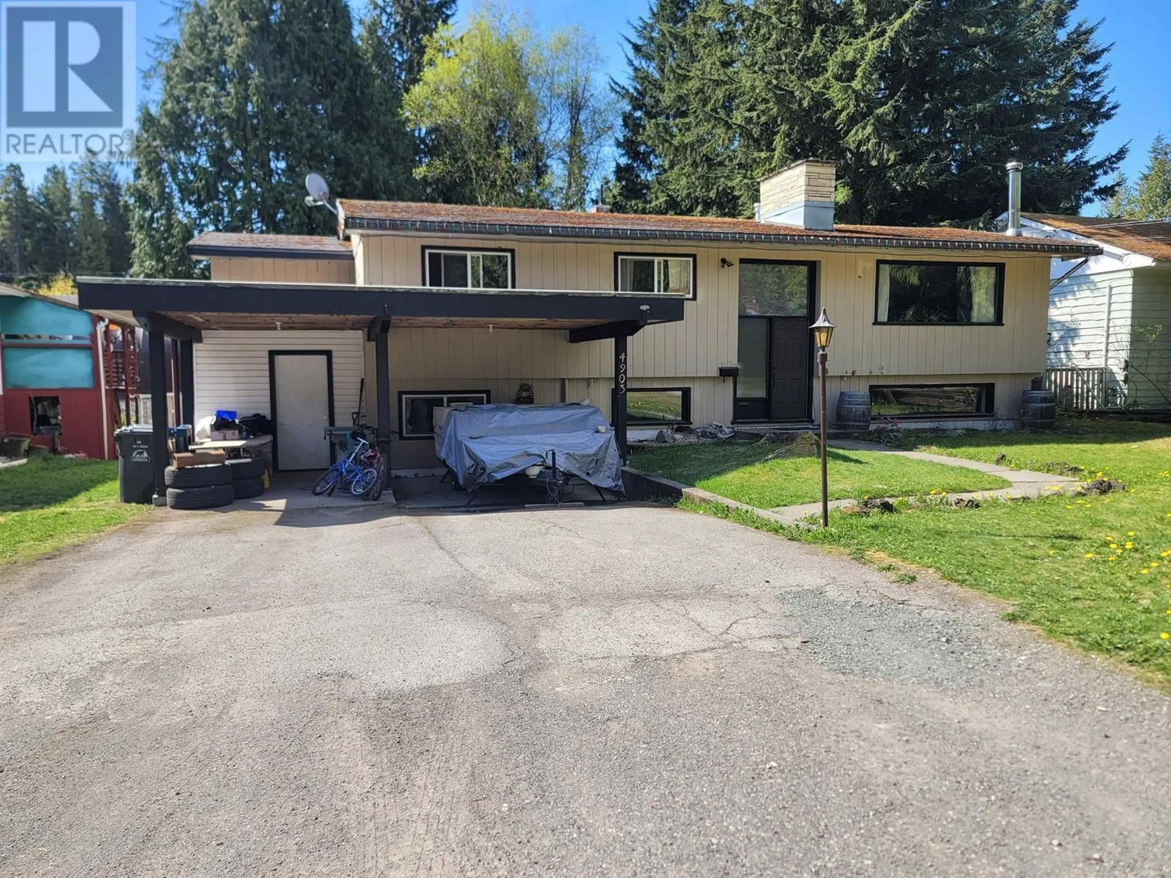 A pic from outside/outdoor area/front of a property/back of a property/a pic from drone, street for 4903 GAIR AVENUE, Terrace British Columbia V8G2K1