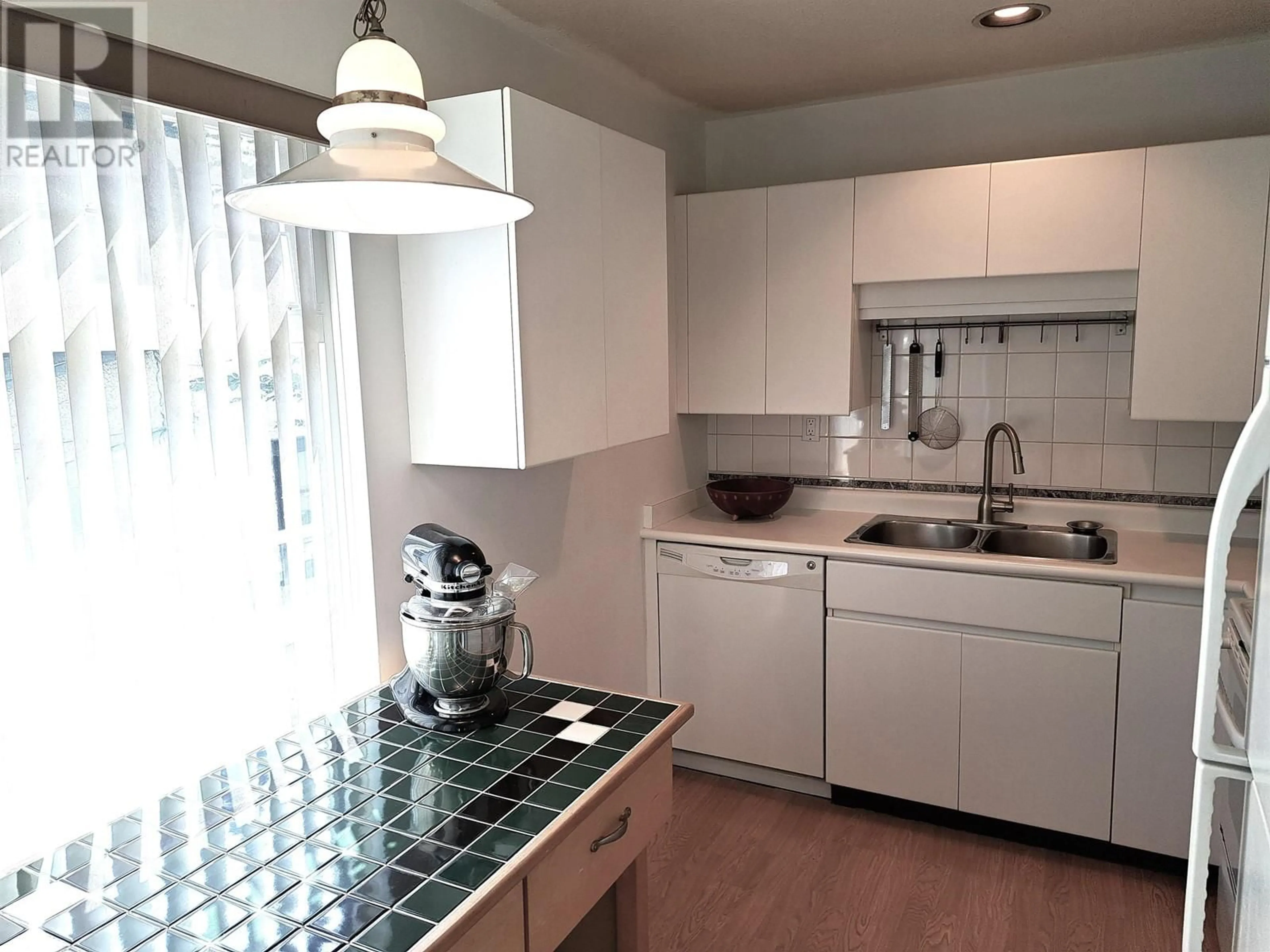 Standard kitchen, unknown for #207 865 W 15TH AVENUE, Vancouver British Columbia V5Z1R8