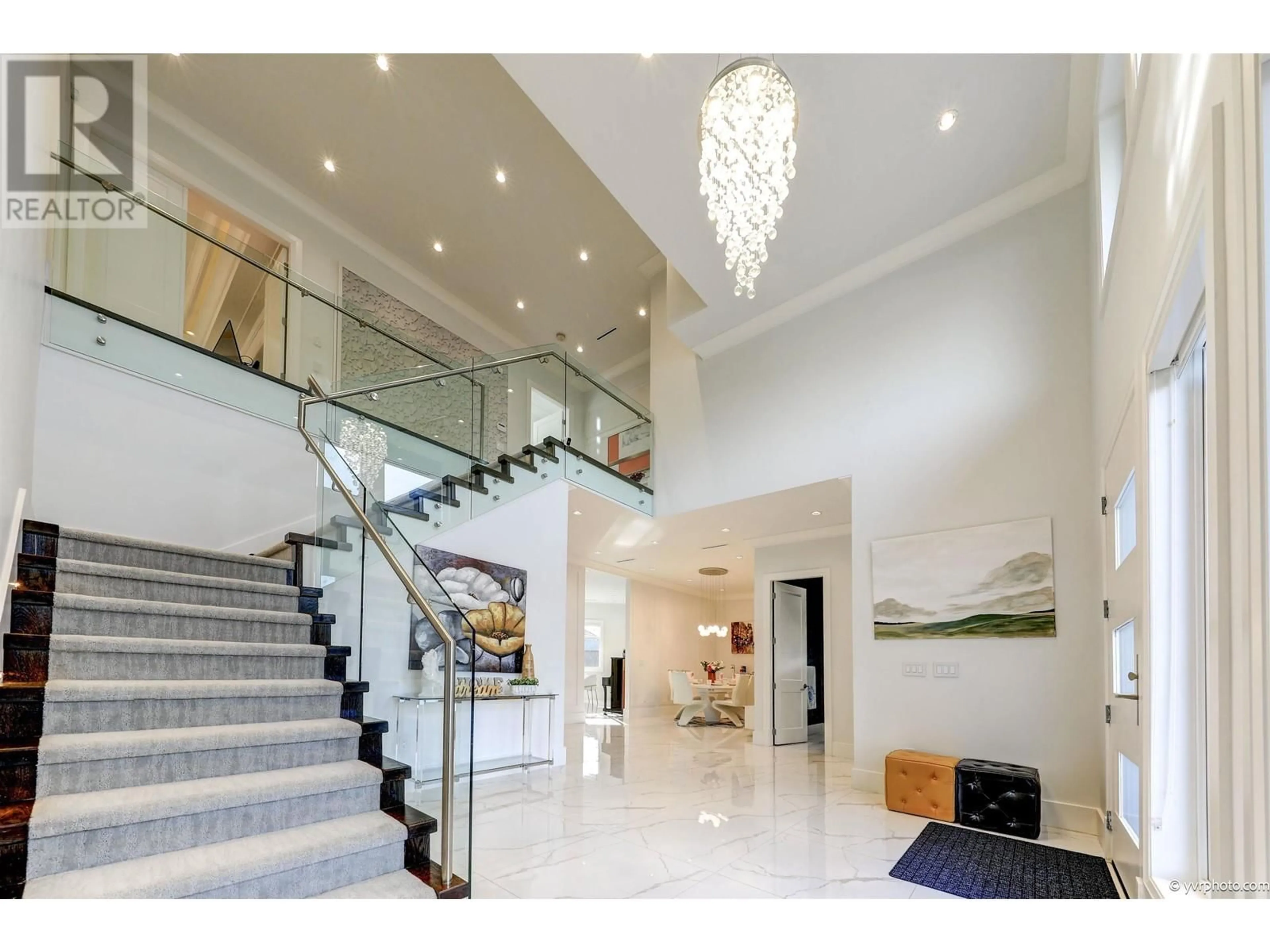 Indoor foyer for 3400 BARMOND AVENUE, Richmond British Columbia V7E1A3