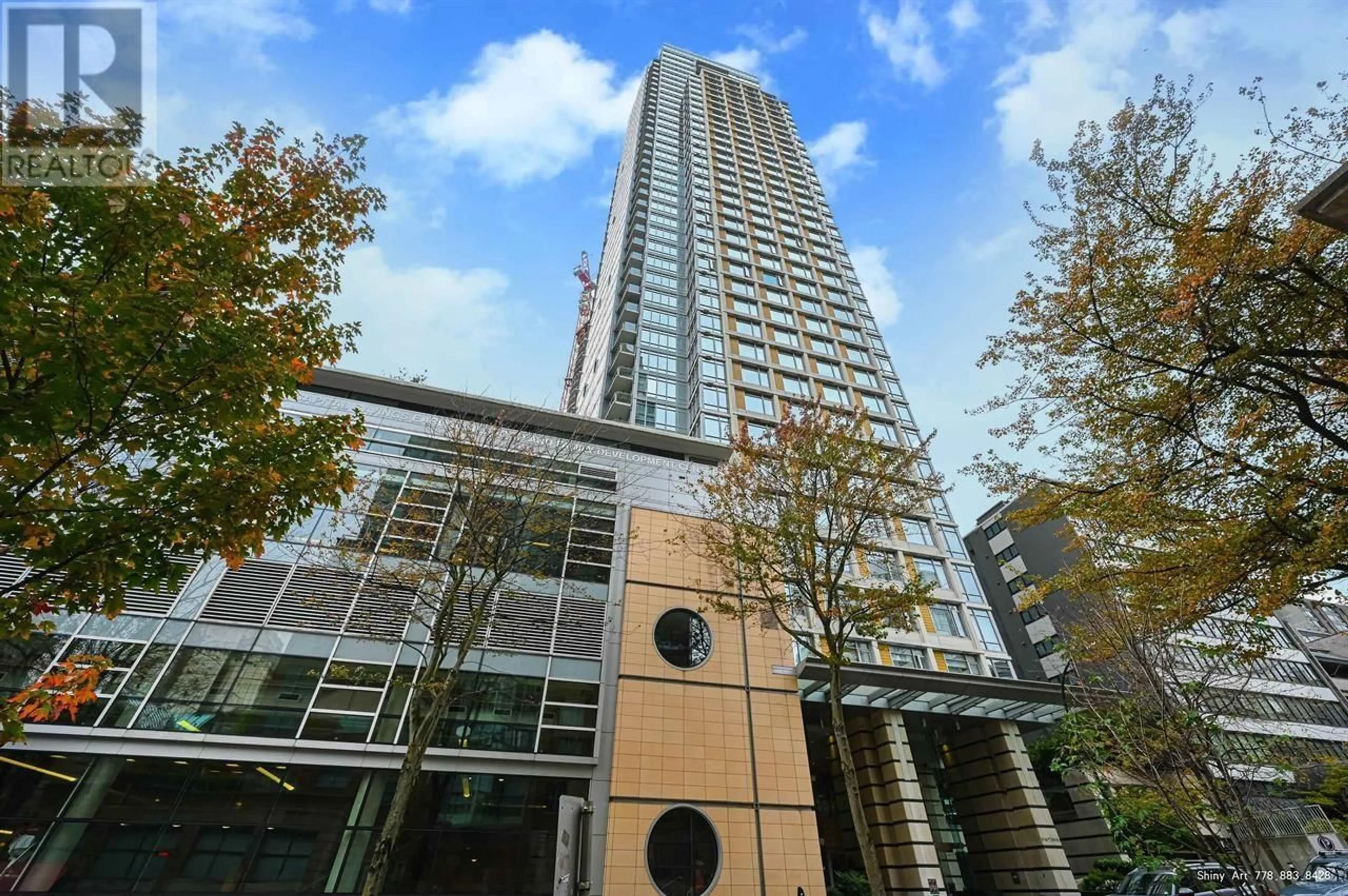 Indoor foyer for 4001 1028 BARCLAY STREET, Vancouver British Columbia V6E0B1