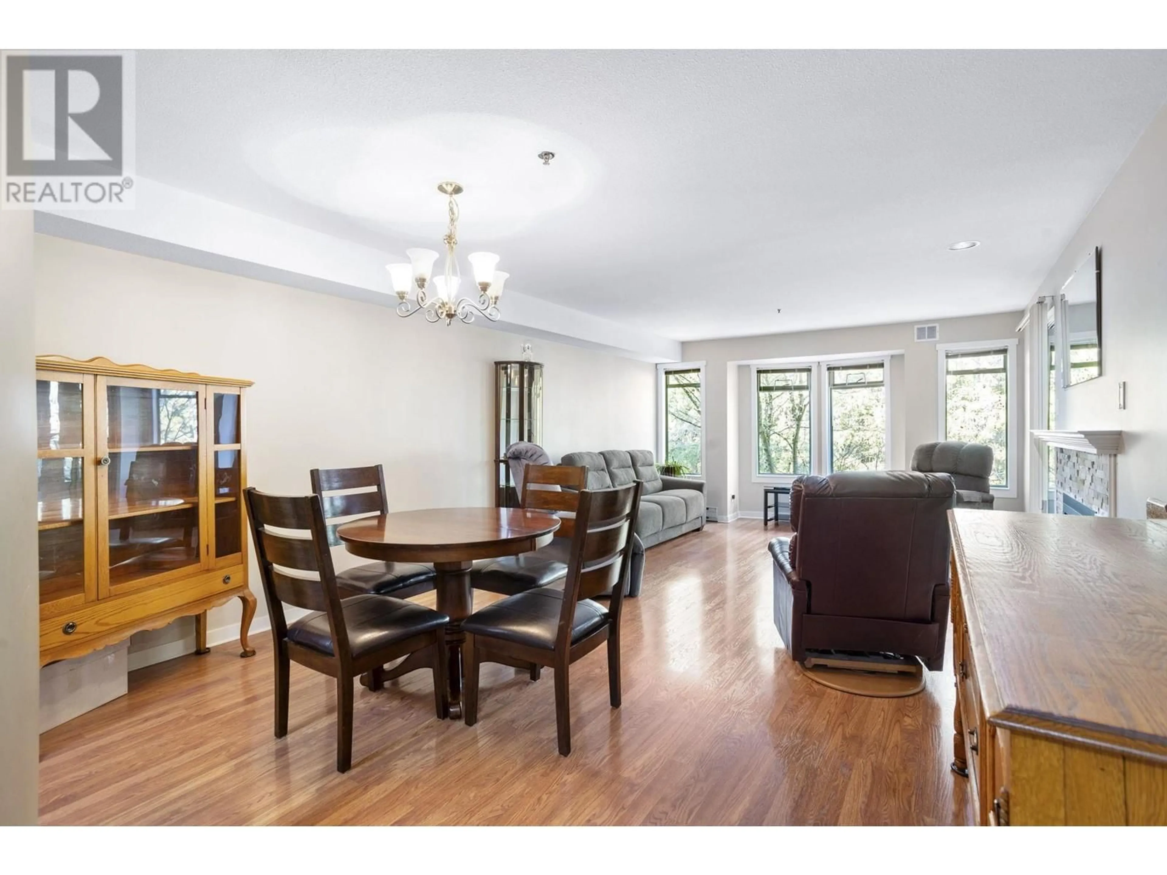 Dining room, wood/laminate floor for 407 6737 STATION HILL COURT, Burnaby British Columbia V3N4V2