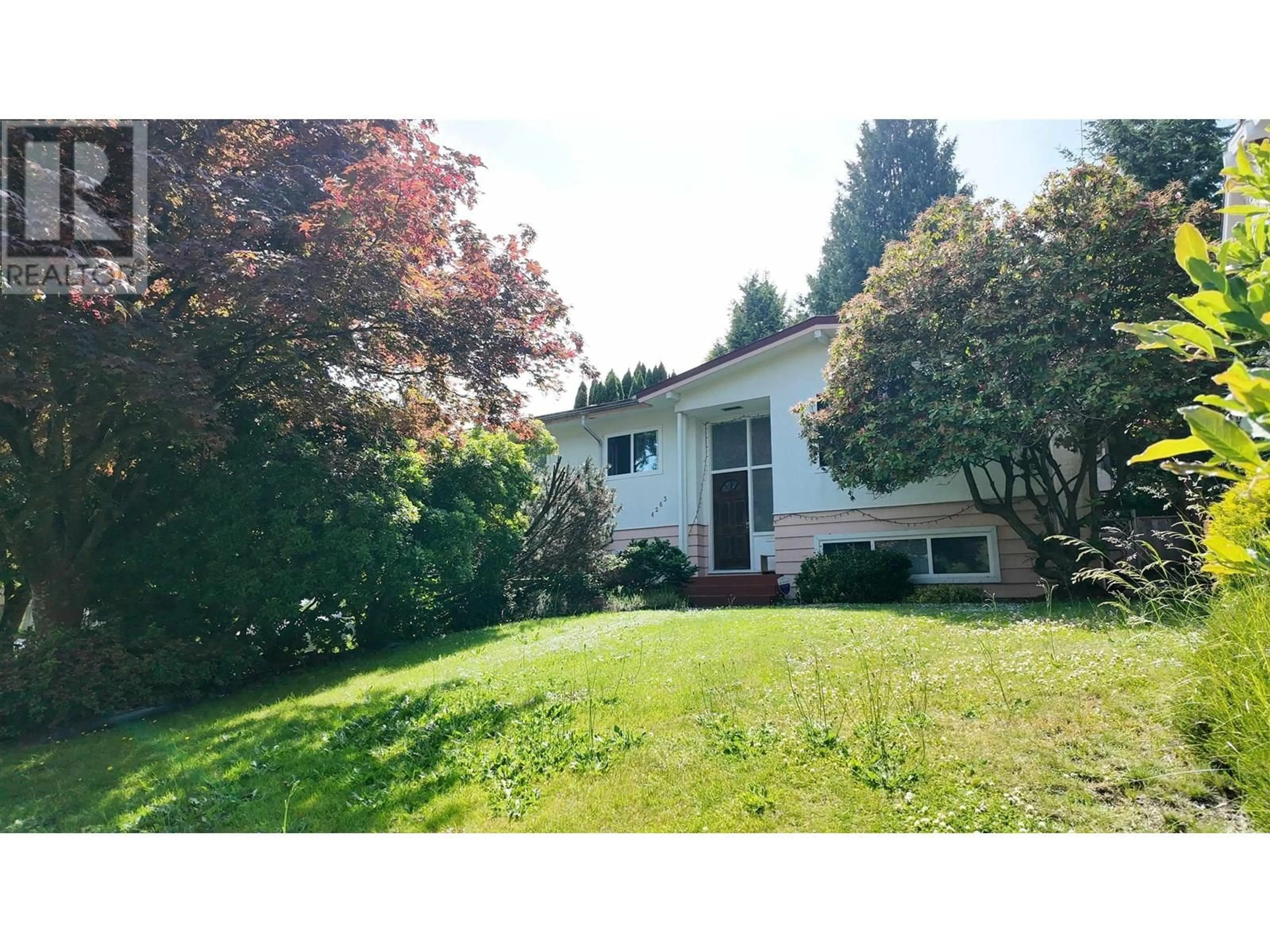 A pic from outside/outdoor area/front of a property/back of a property/a pic from drone, street for 4263 ATLEE AVENUE, Burnaby British Columbia V5G3R7