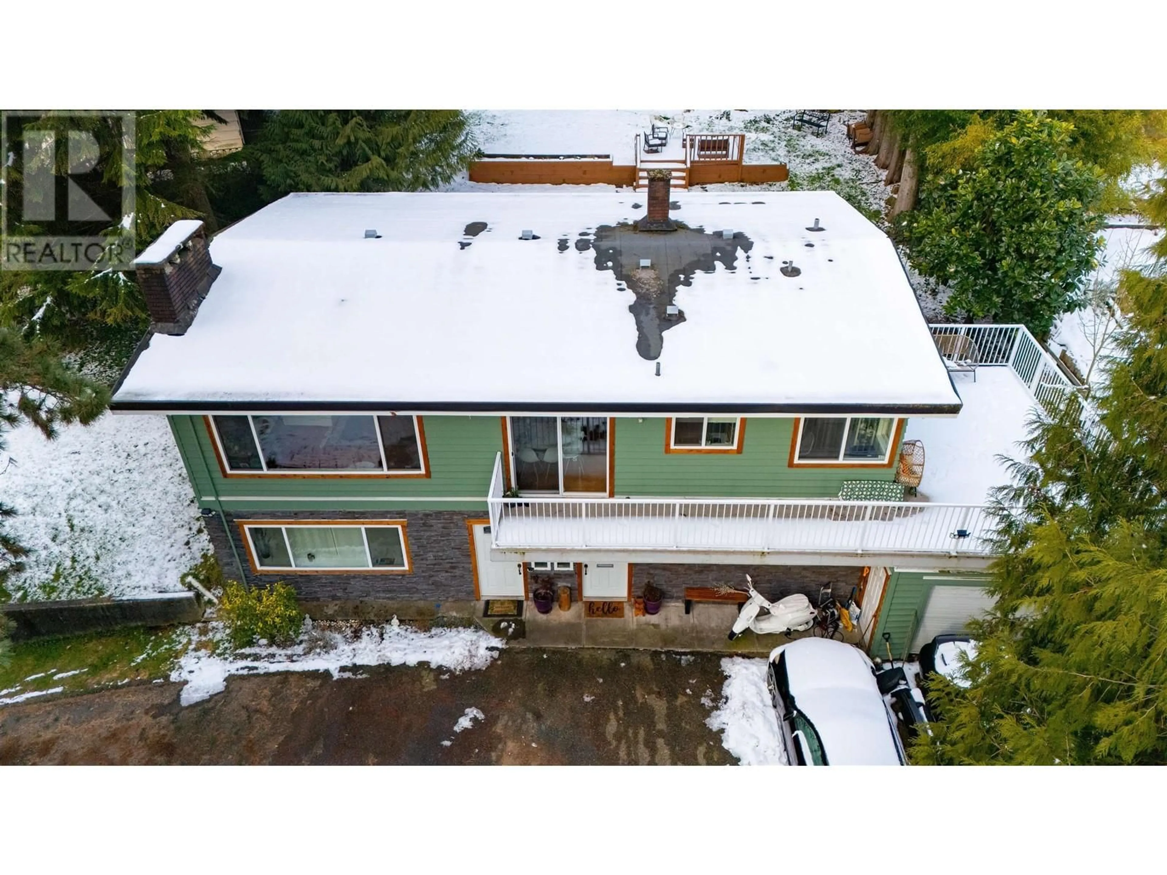 A pic from outside/outdoor area/front of a property/back of a property/a pic from drone, building for 1648 SCARBOROUGH CRESCENT, Port Coquitlam British Columbia V3C2R1