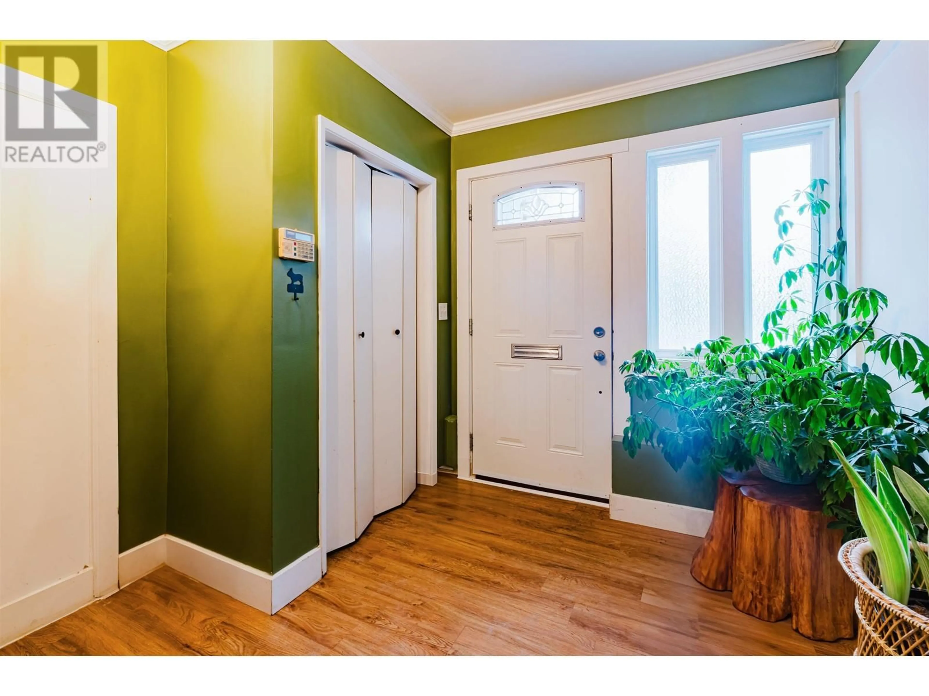 Indoor entryway for 1648 SCARBOROUGH CRESCENT, Port Coquitlam British Columbia V3C2R1