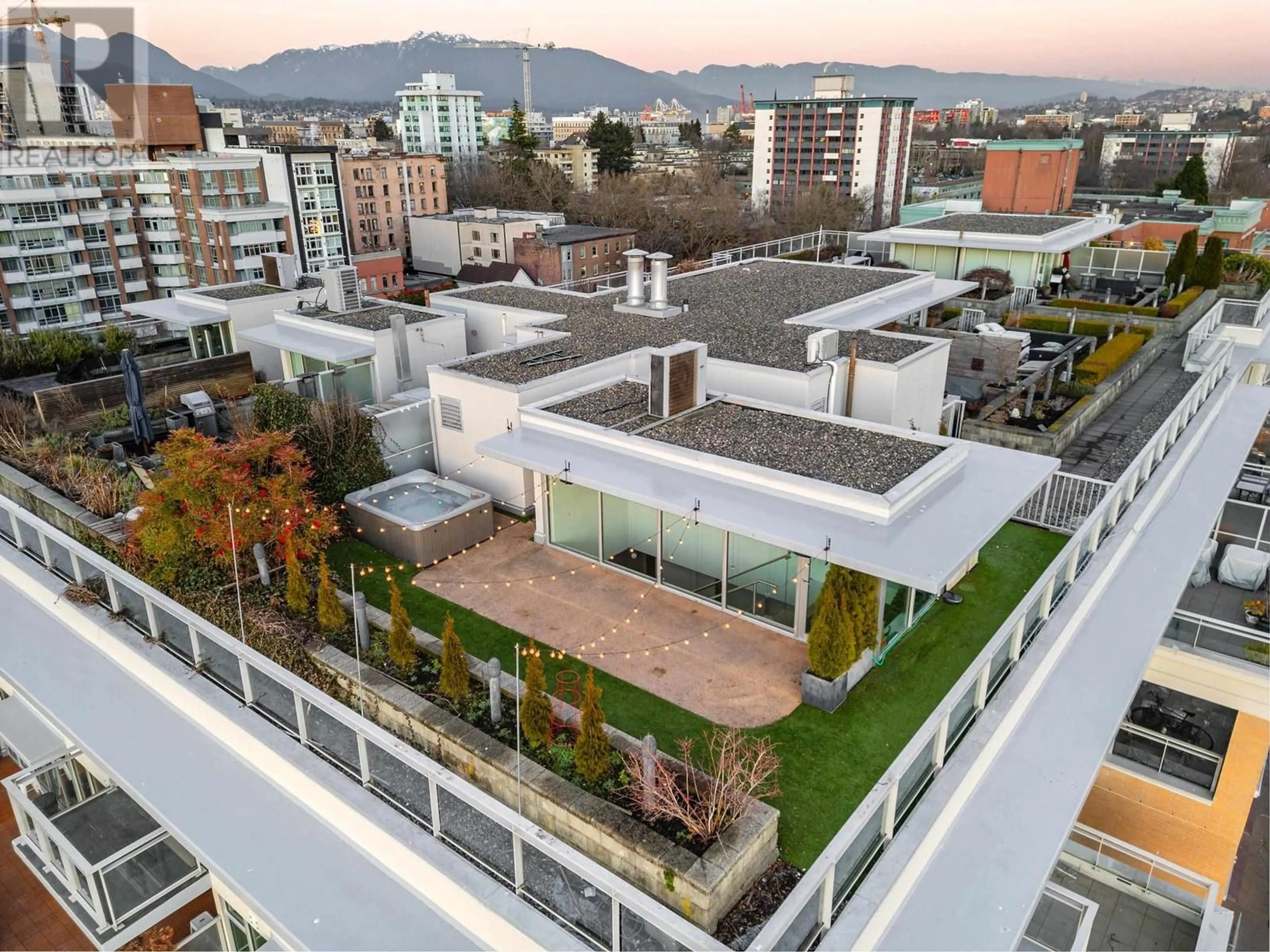 A pic from outside/outdoor area/front of a property/back of a property/a pic from drone, city buildings view from balcony for 801 - 221 UNION STREET, Vancouver British Columbia V6A0B4