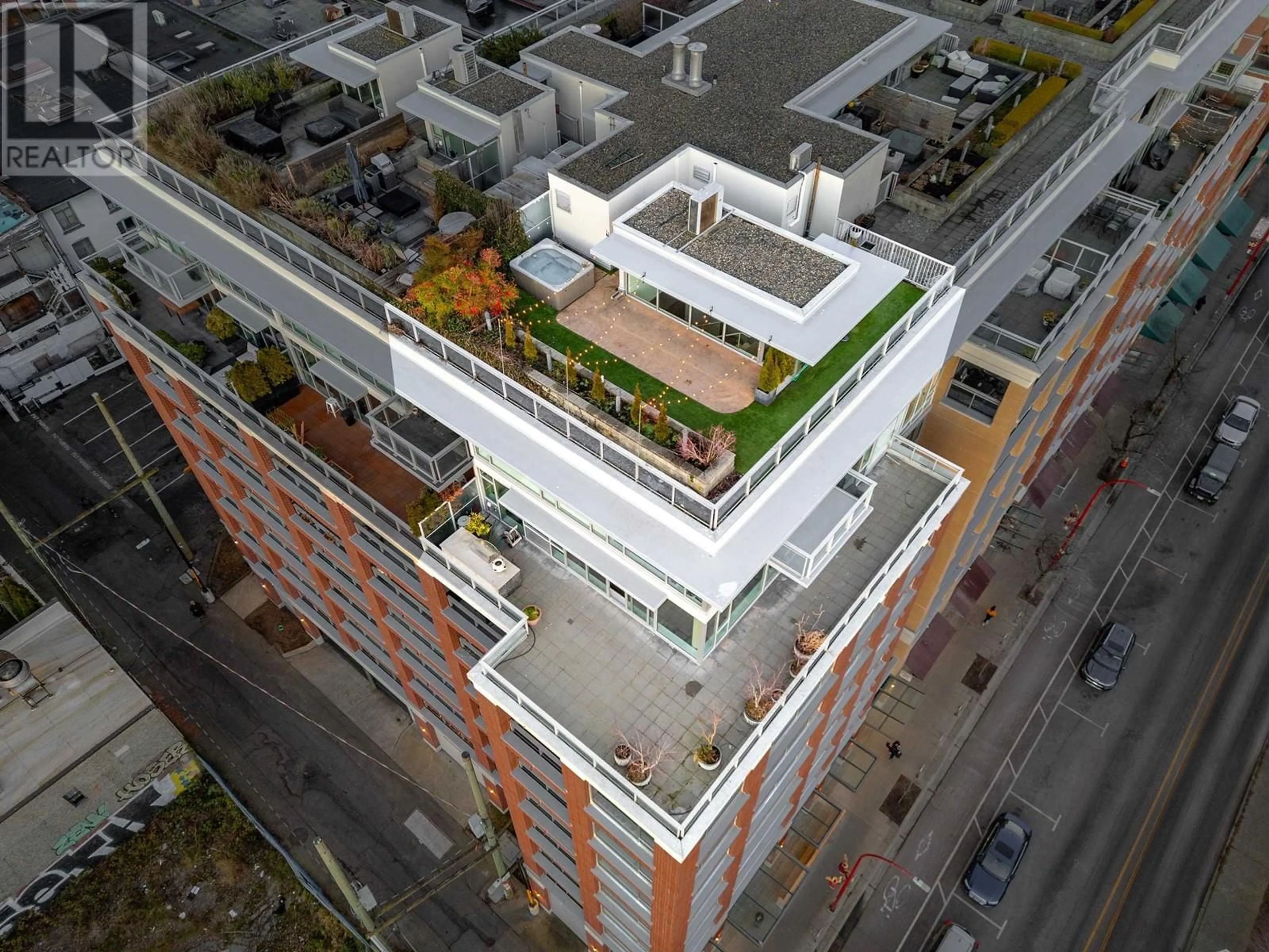 A pic from outside/outdoor area/front of a property/back of a property/a pic from drone, city buildings view from balcony for 801 - 221 UNION STREET, Vancouver British Columbia V6A0B4