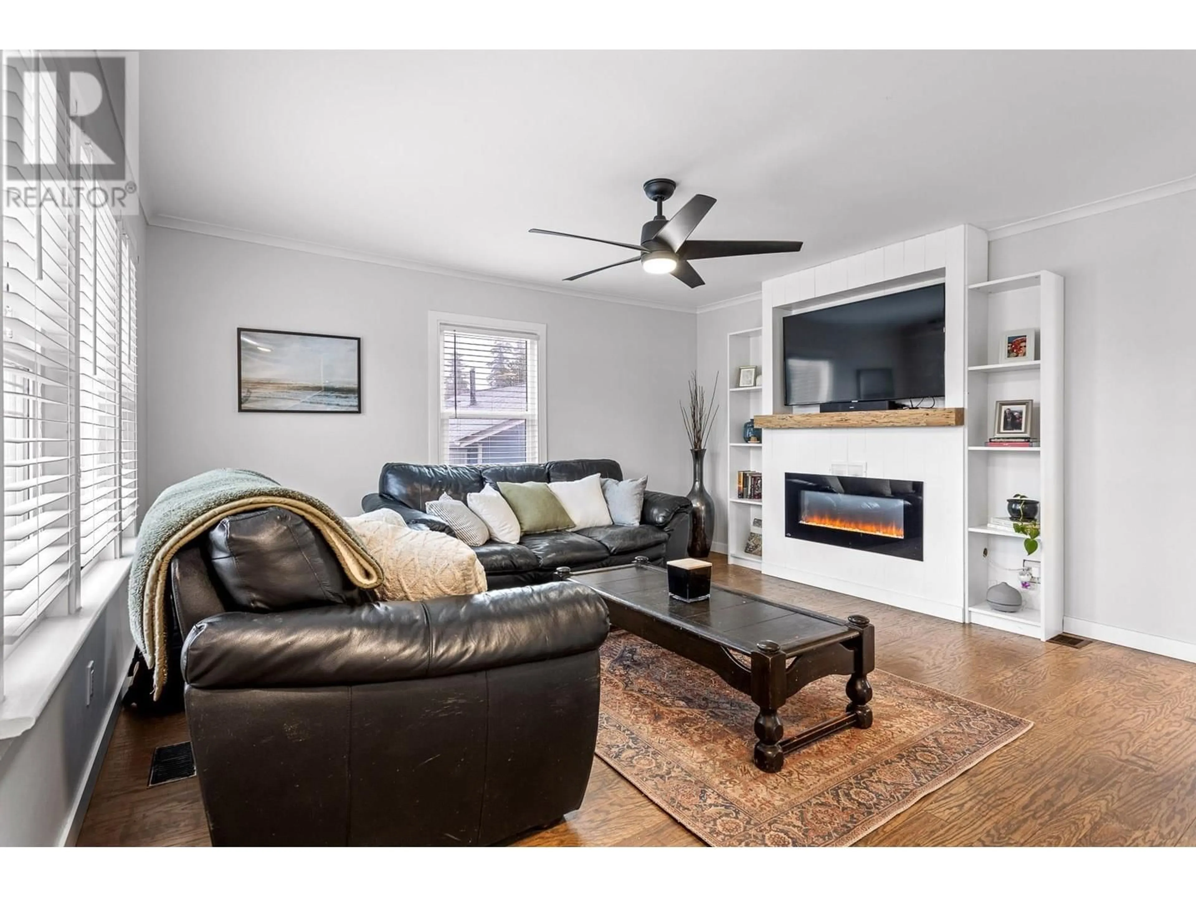 Living room with furniture, wood/laminate floor for 20156 WANSTEAD STREET, Maple Ridge British Columbia V2X1H8