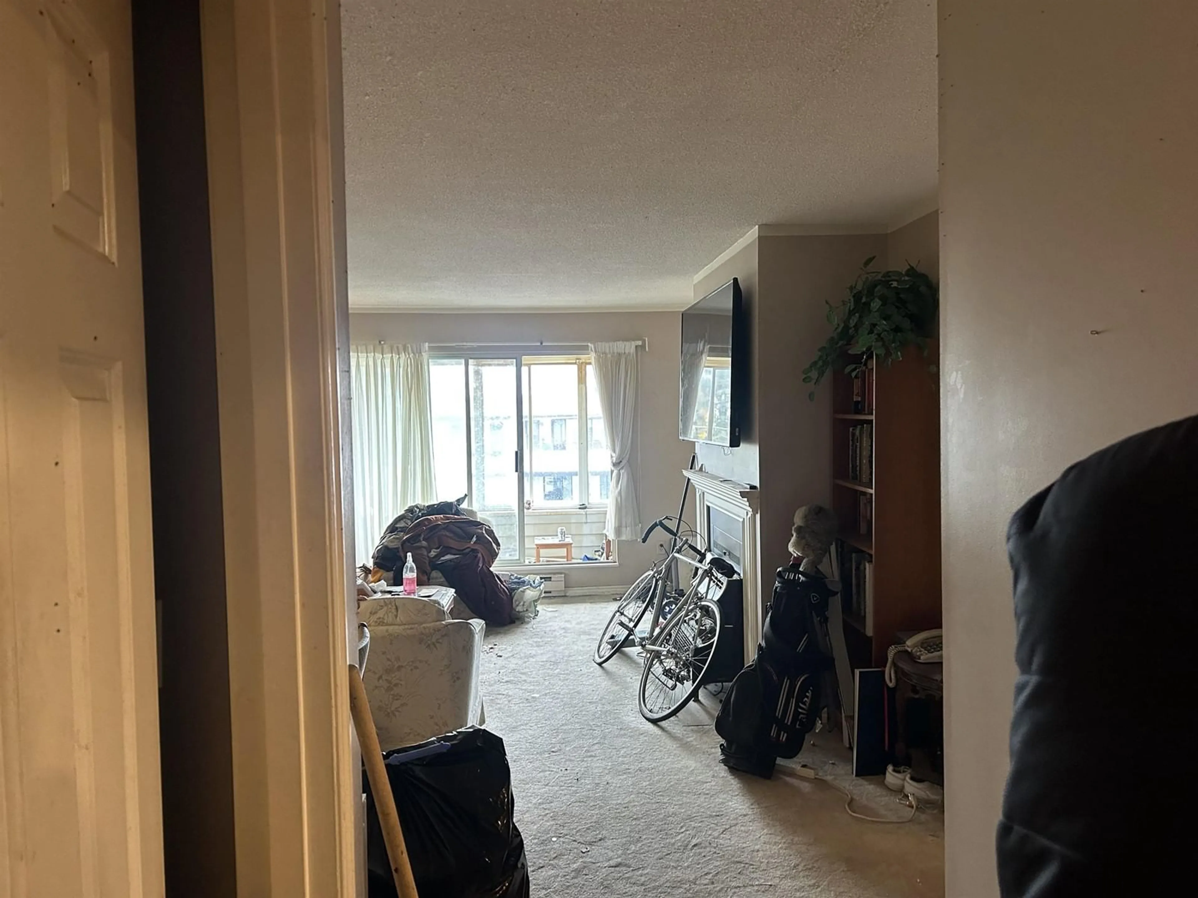A pic of a room for 303 - 1354 WINTER, White Rock British Columbia V4B3Y1