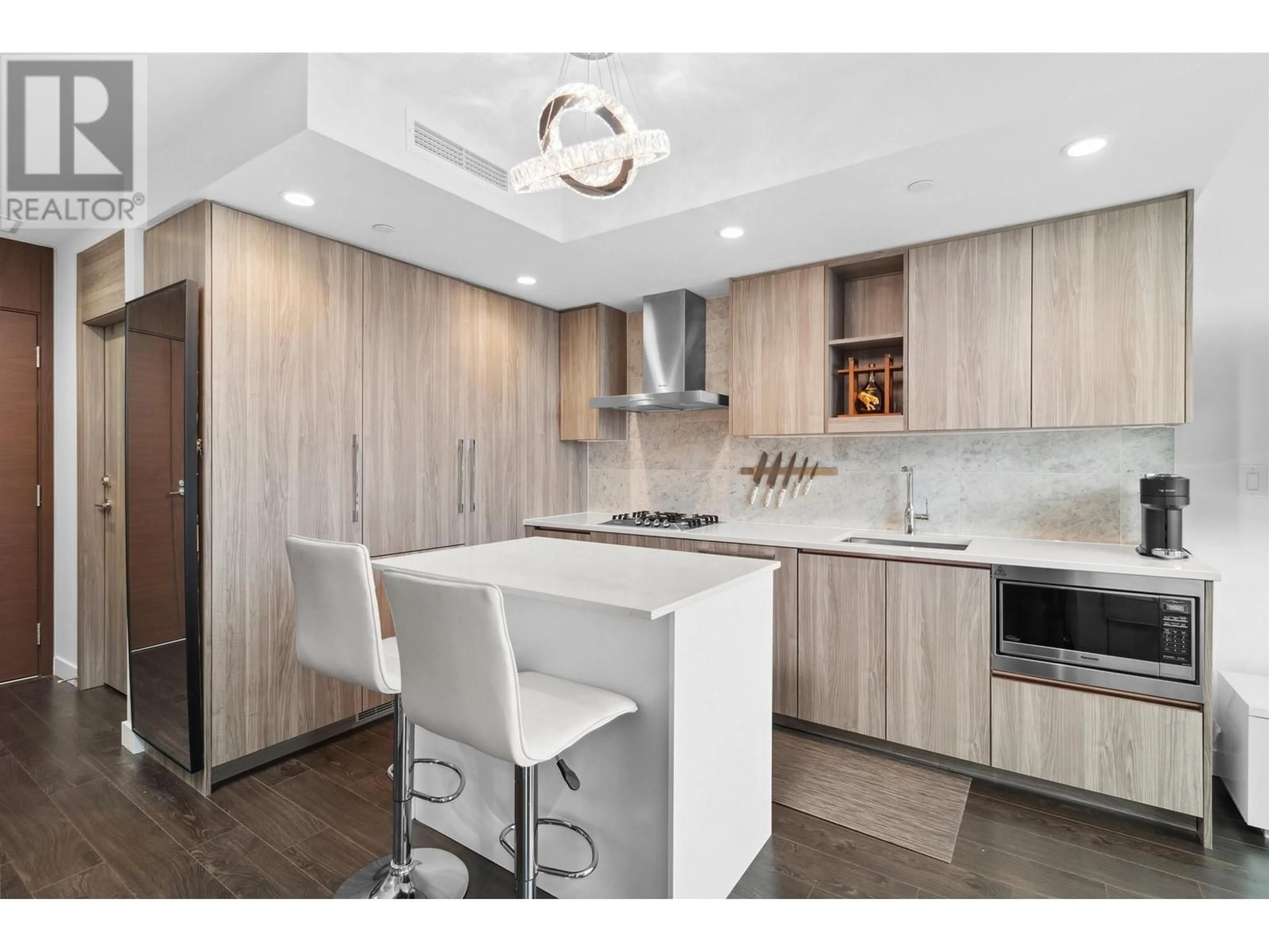 Contemporary kitchen, unknown for 1707 - 1768 COOK STREET, Vancouver British Columbia V5Y0N3