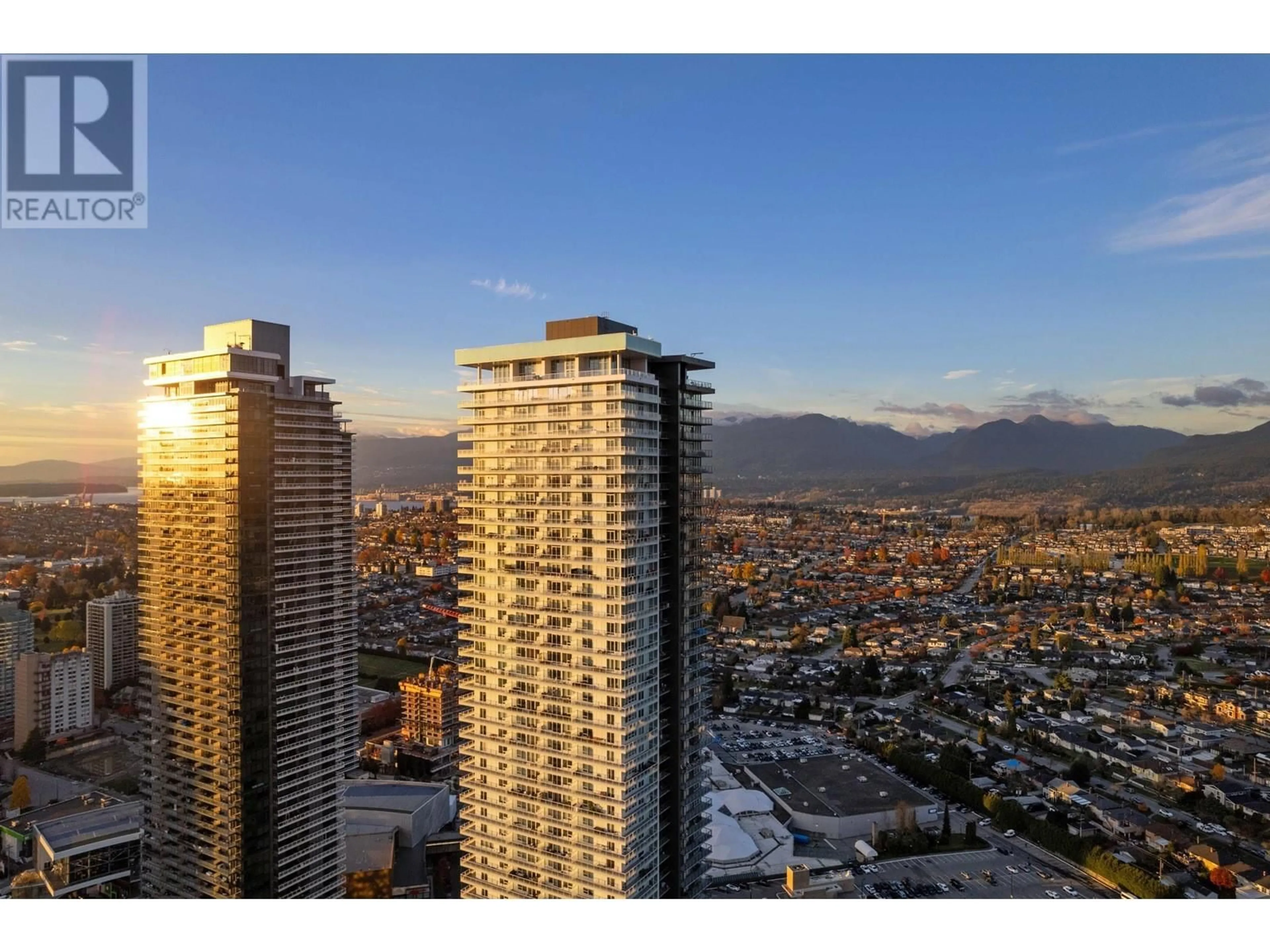 A pic from outside/outdoor area/front of a property/back of a property/a pic from drone, city buildings view from balcony for 4507 4650 BRENTWOOD BOULEVARD, Burnaby British Columbia V5C0M3