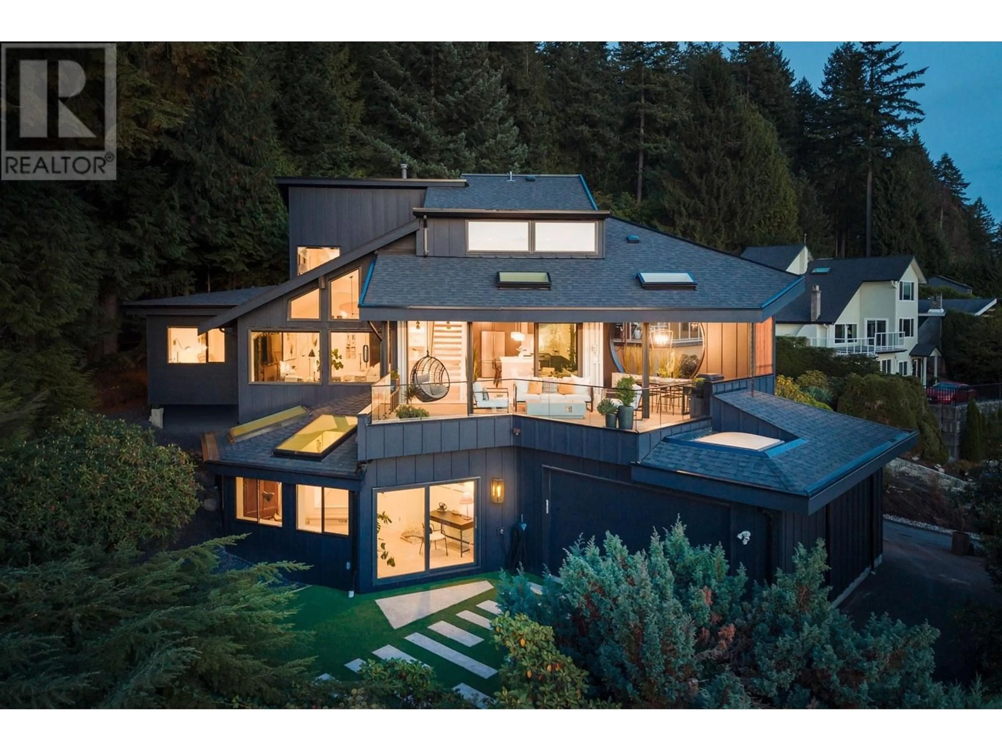 Home with vinyl exterior material, mountain view for 55 AXFORD BAY, Port Moody British Columbia V3H3R4