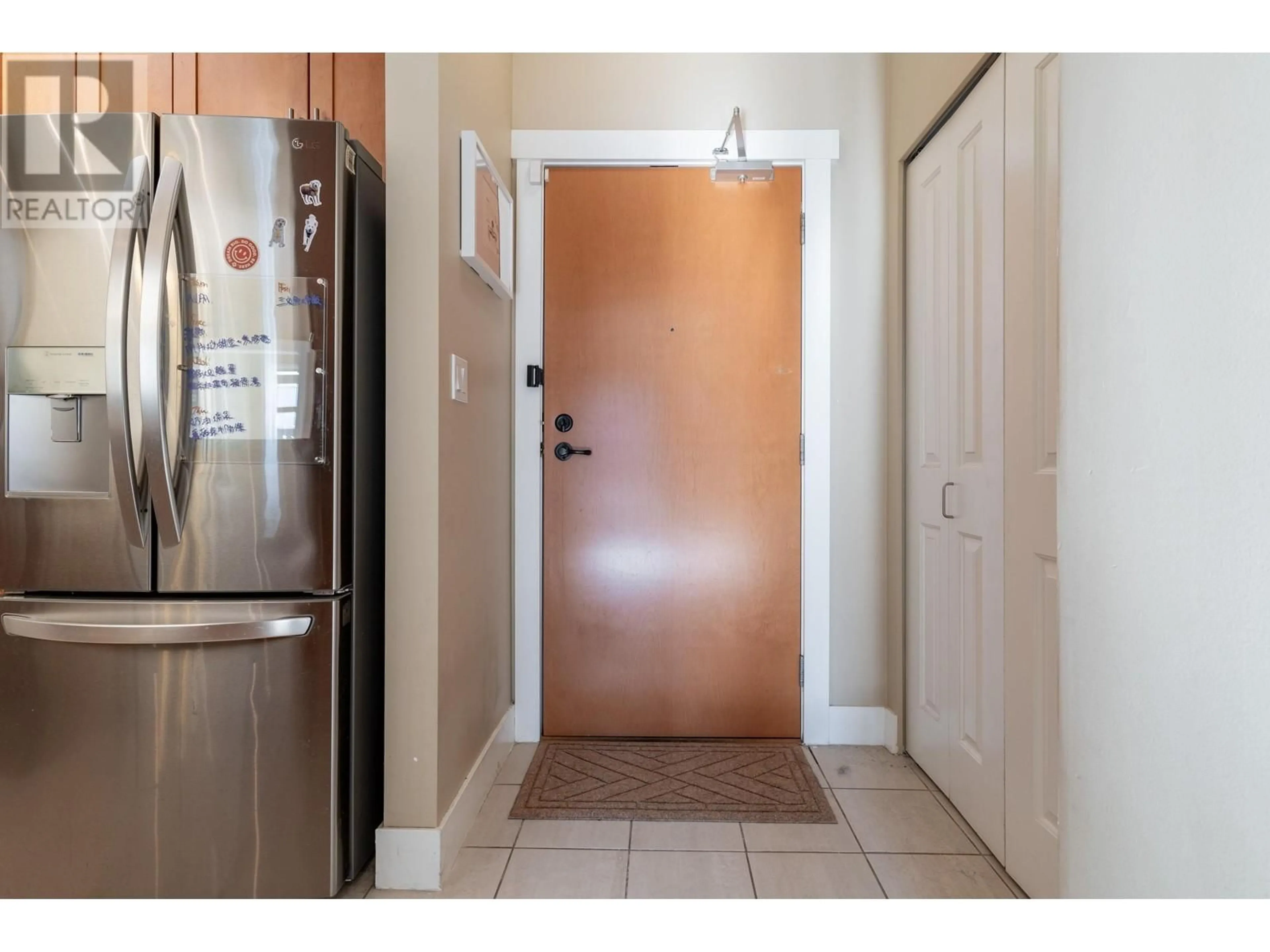 Indoor entryway for 301 - 4885 VALLEY DRIVE, Vancouver British Columbia V6J5M7