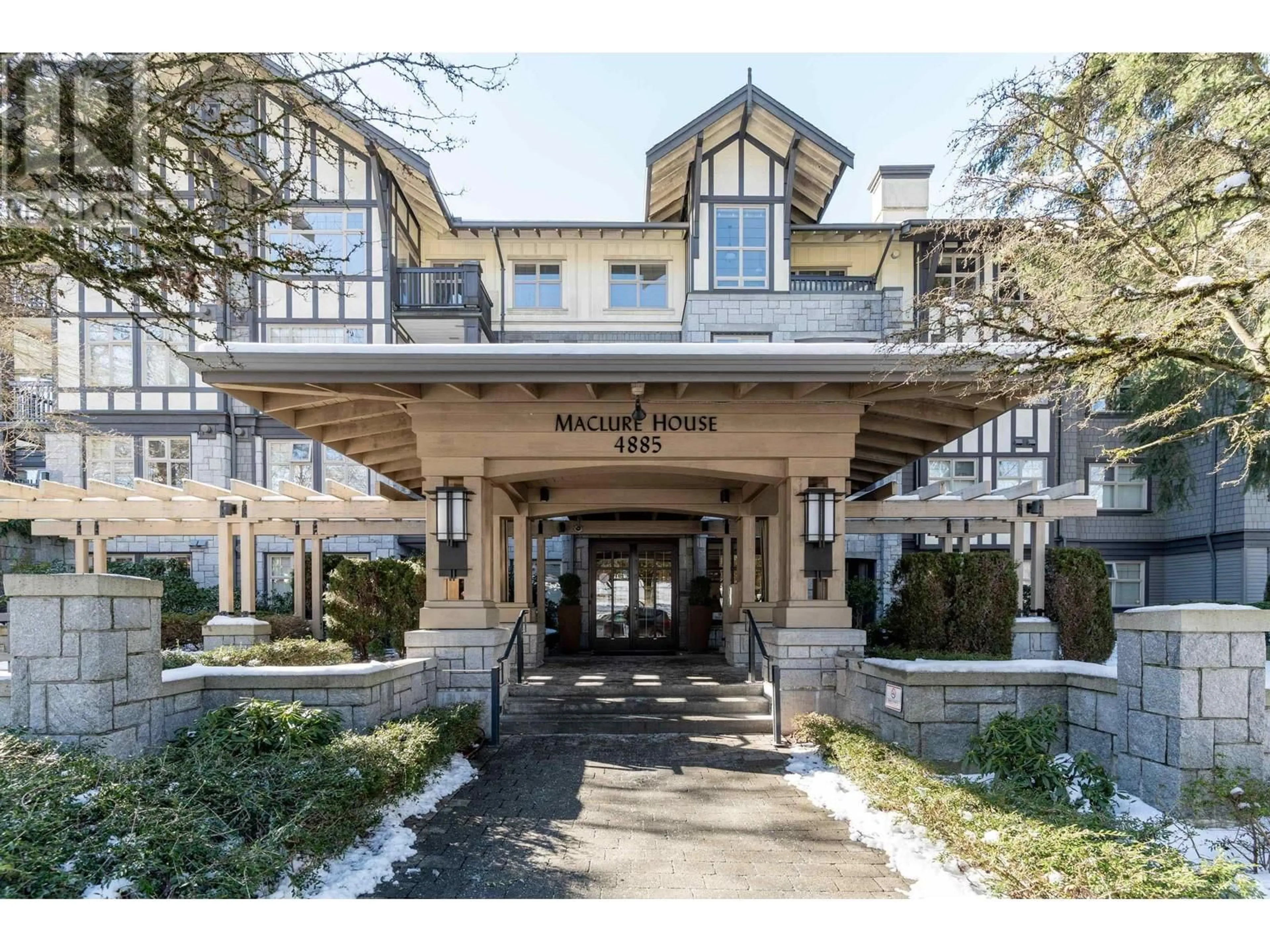 Indoor foyer for 301 4885 VALLEY DRIVE, Vancouver British Columbia V6J5M7