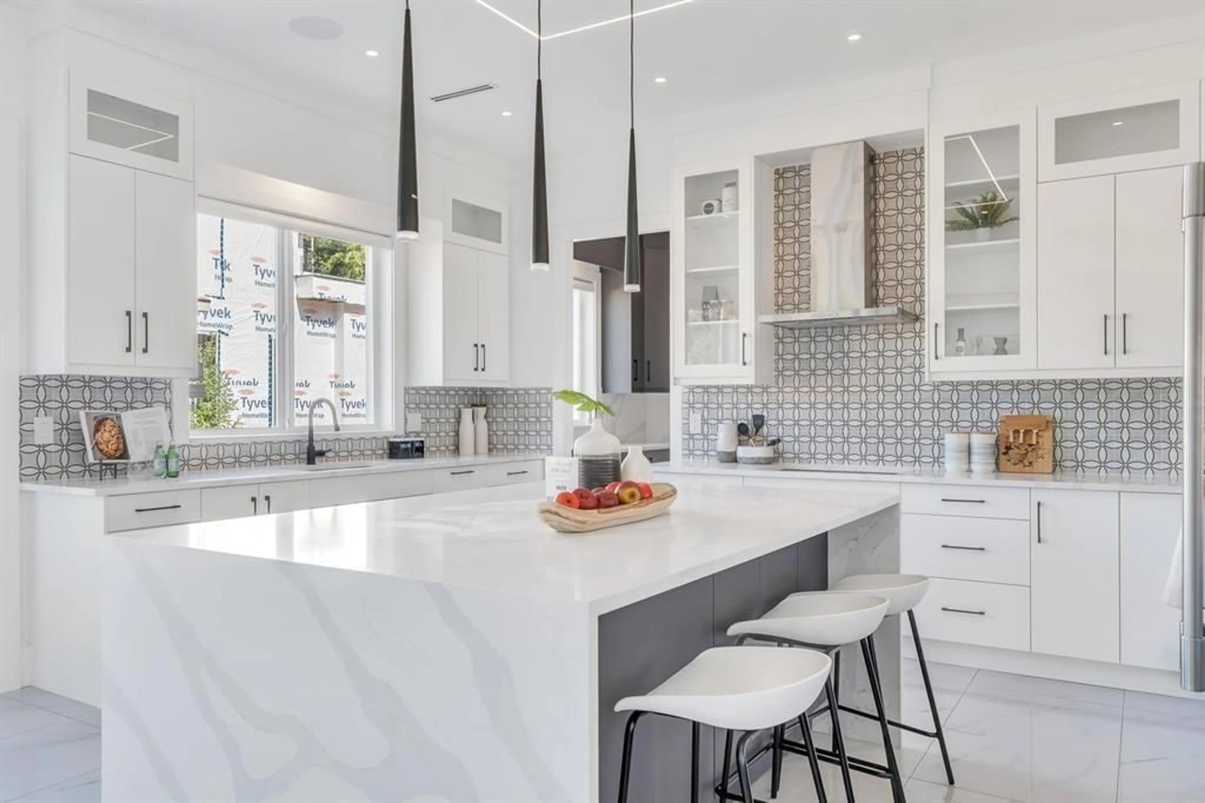 Contemporary kitchen, ceramic/tile floor for 2723 201, Langley British Columbia V2Z0B6
