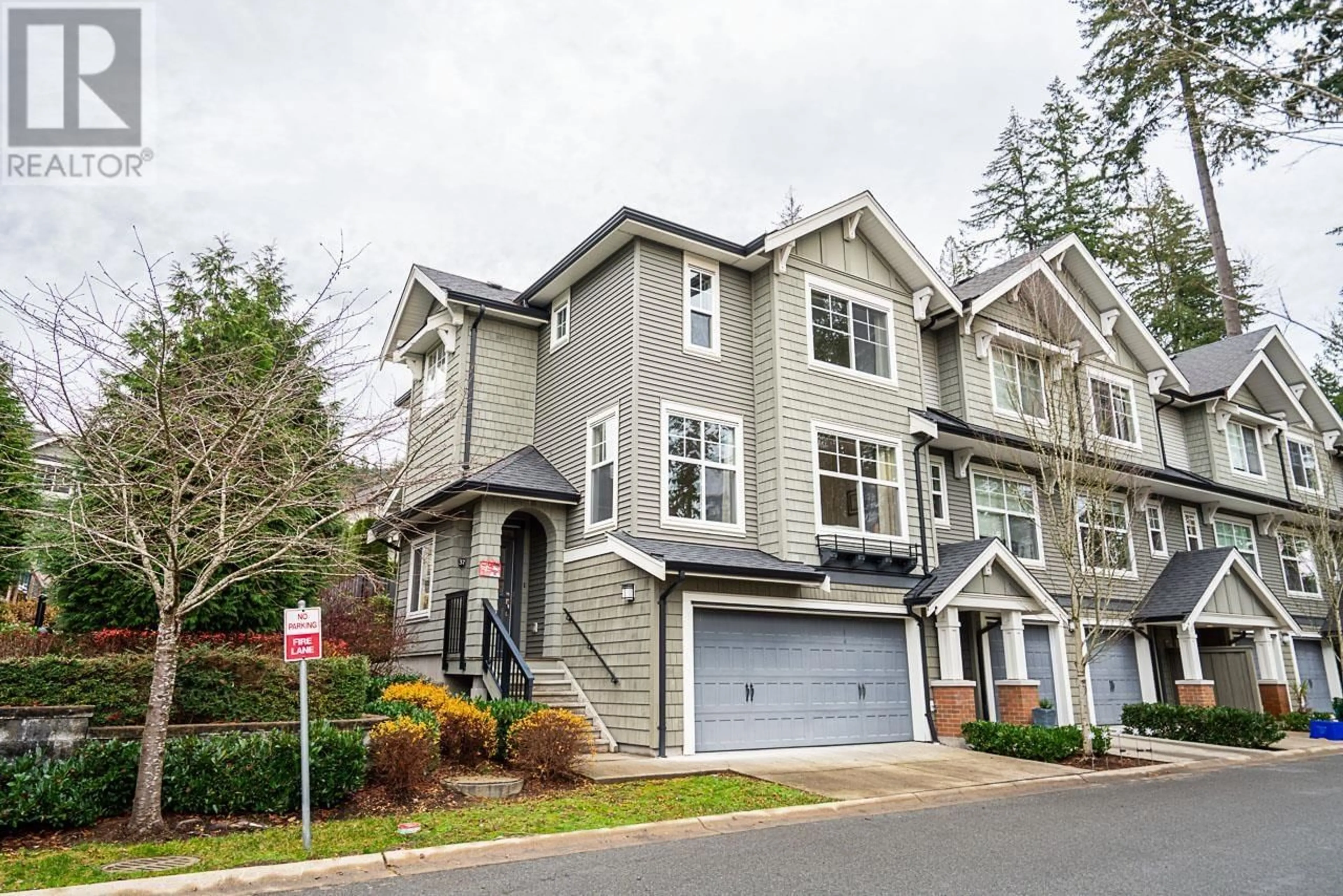 Home with vinyl exterior material, street for 37 3461 PRINCETON AVENUE, Coquitlam British Columbia V3E0M2