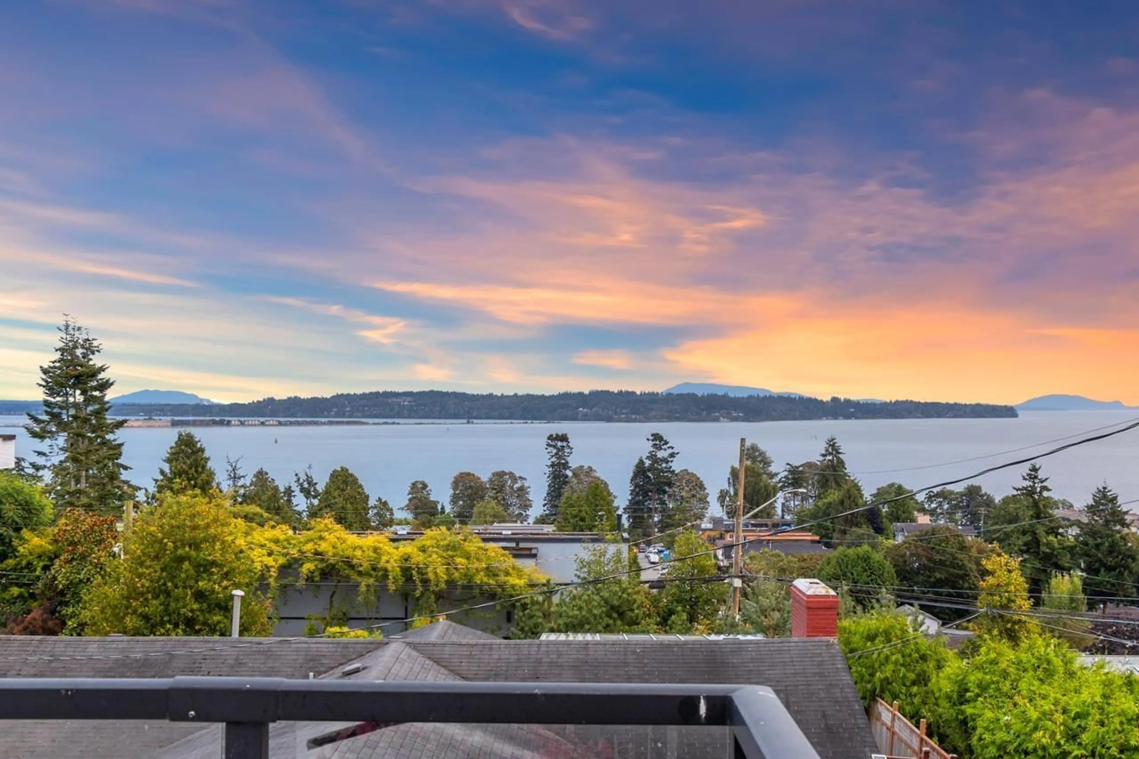 Patio, water/lake/river/ocean view for 1030 LEE STREET, White Rock British Columbia V4B4P1