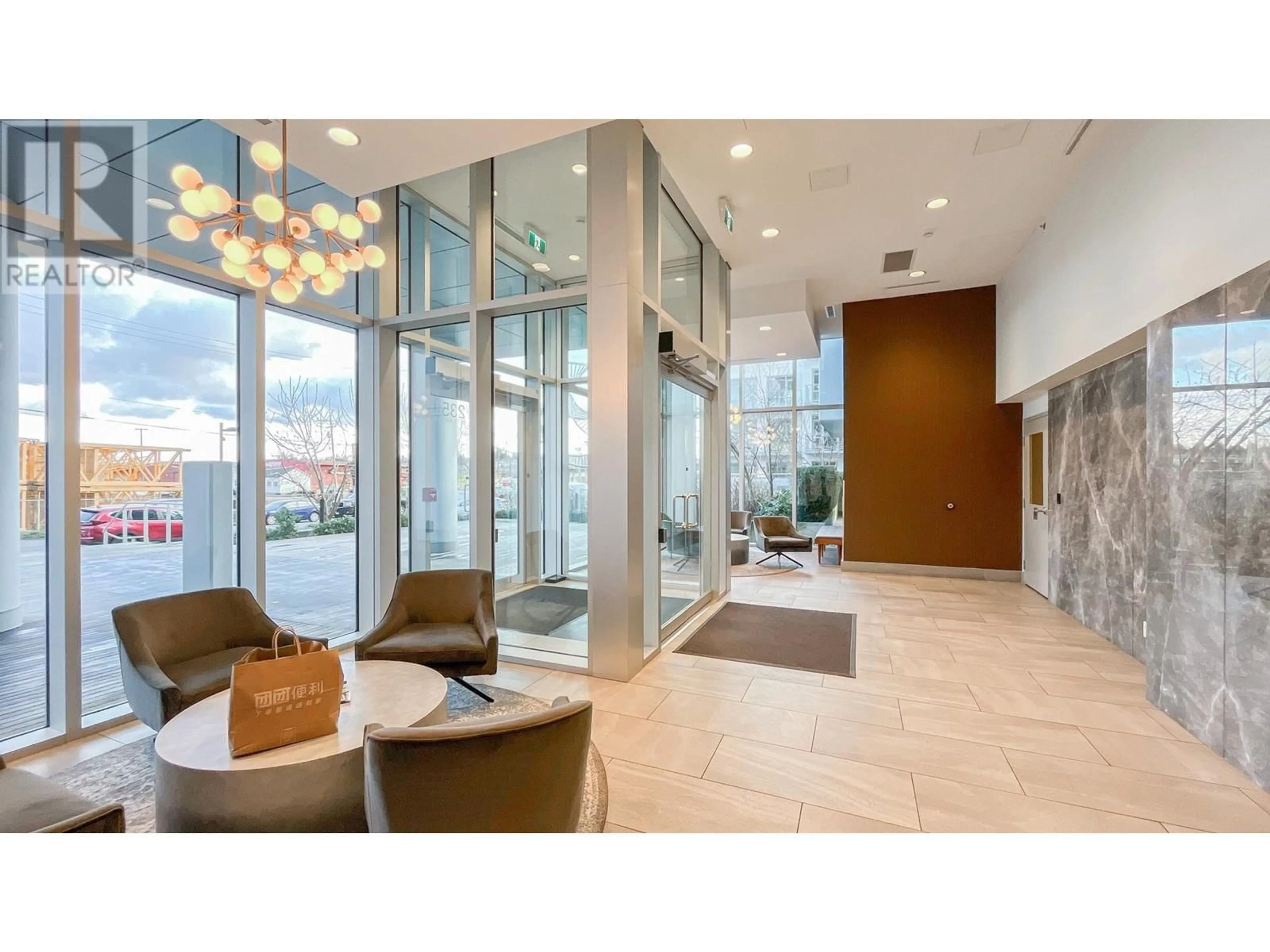 Indoor foyer for 2007 - 2351 BETA AVENUE, Burnaby British Columbia V5C0M2