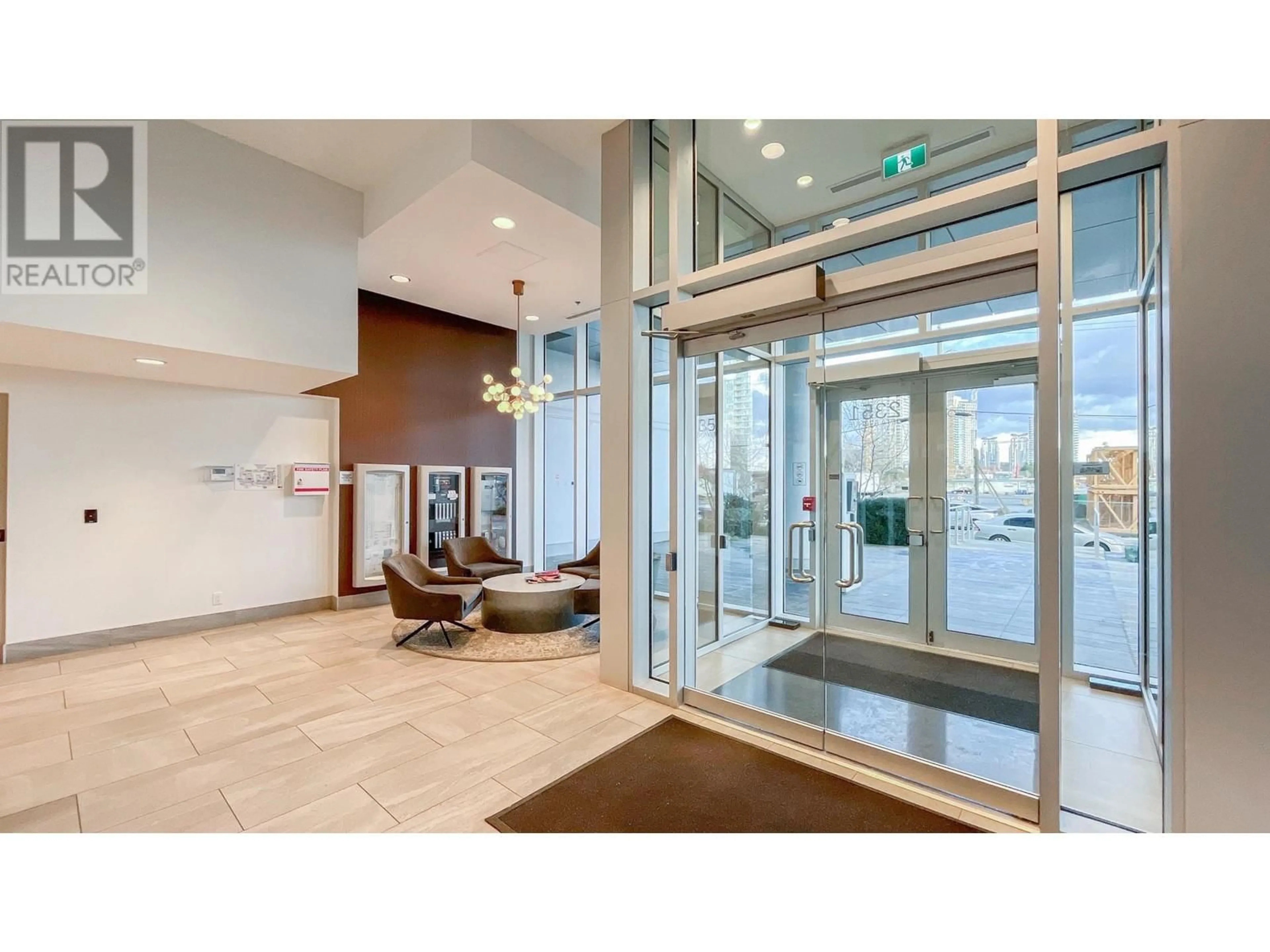 Indoor foyer for 2007 - 2351 BETA AVENUE, Burnaby British Columbia V5C0M2
