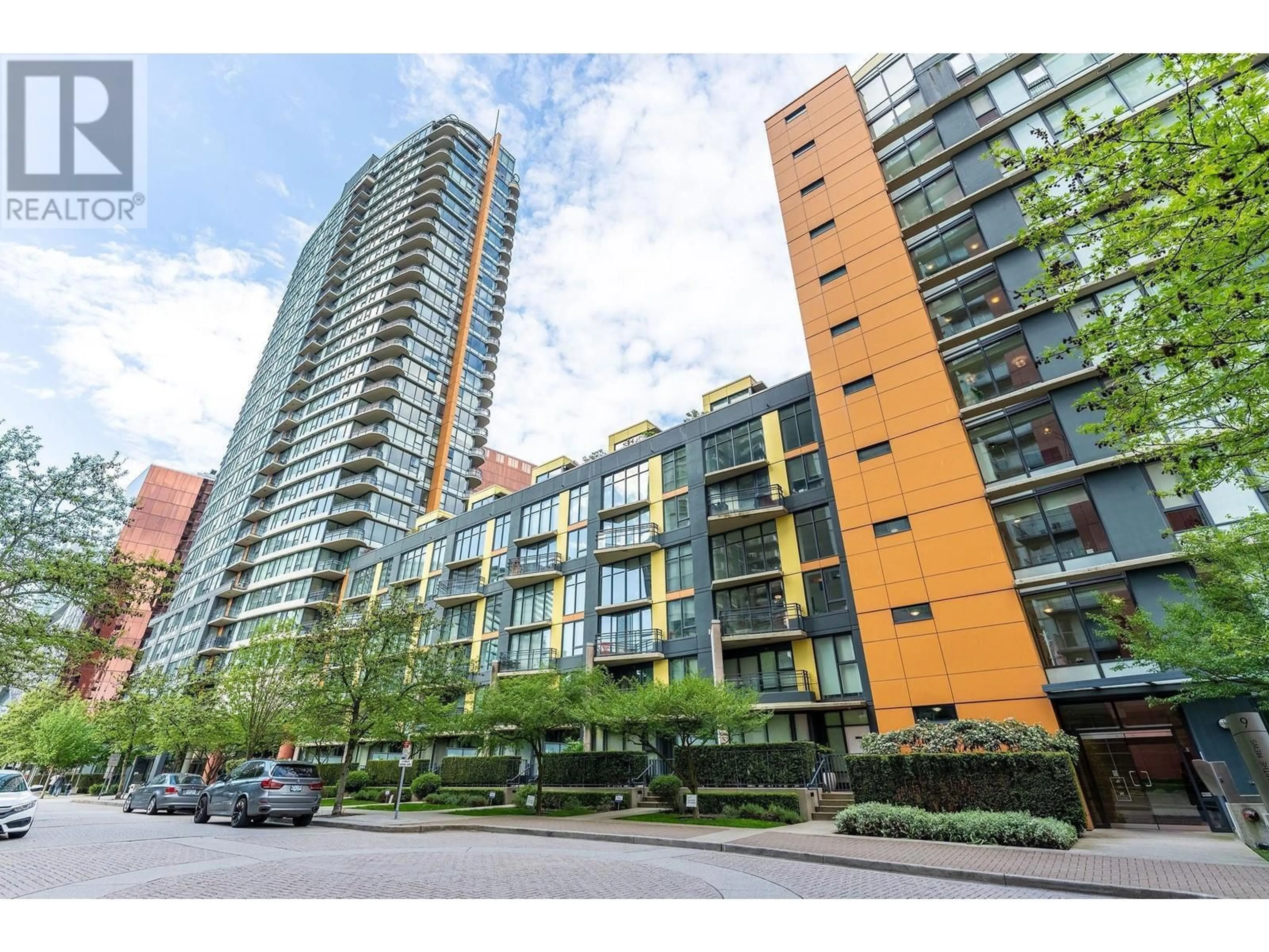 Patio, street for 907 33 SMITHE STREET, Vancouver British Columbia V6B0B5