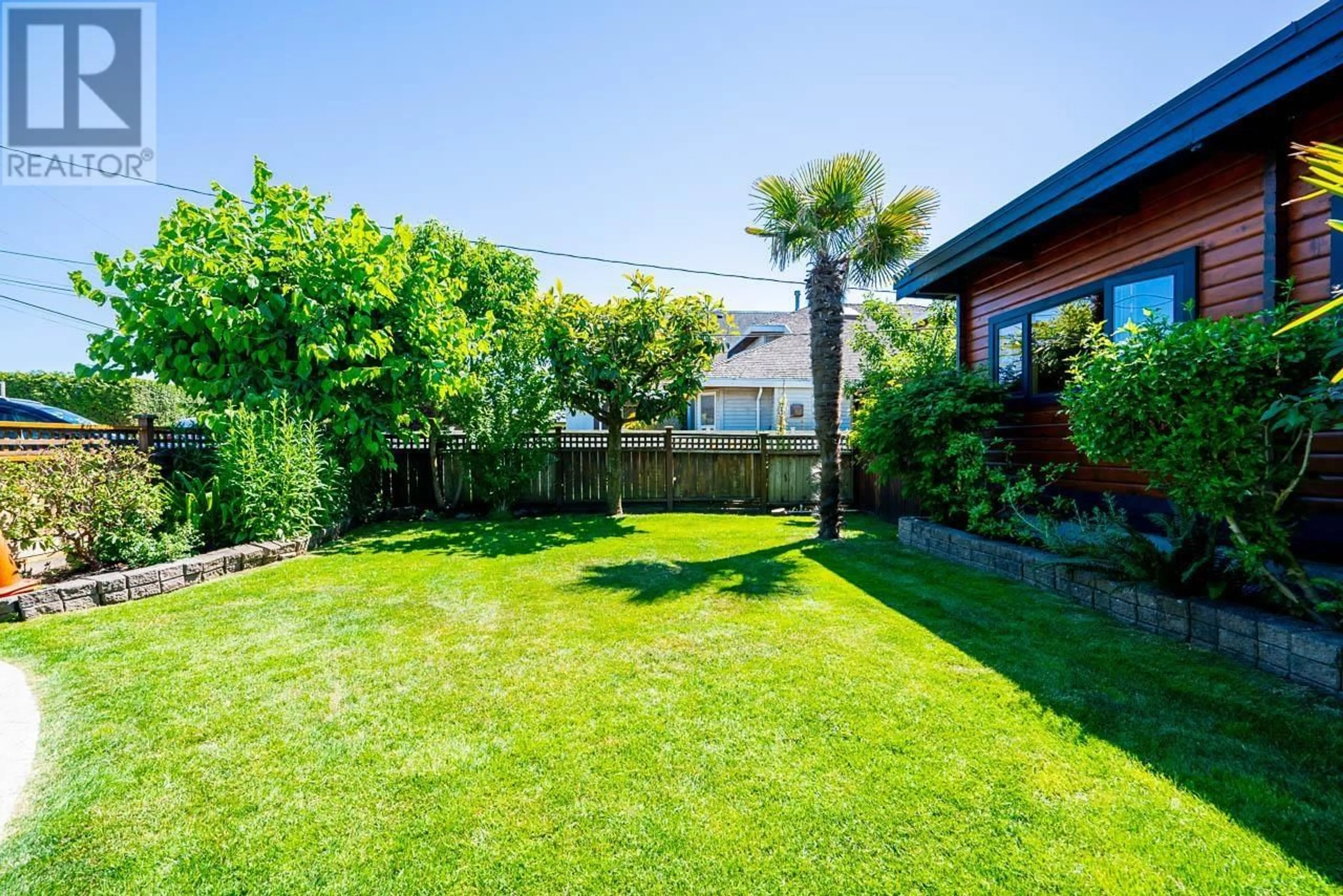 A pic from outside/outdoor area/front of a property/back of a property/a pic from drone, street for 259 67A STREET, Delta British Columbia V4L1L2