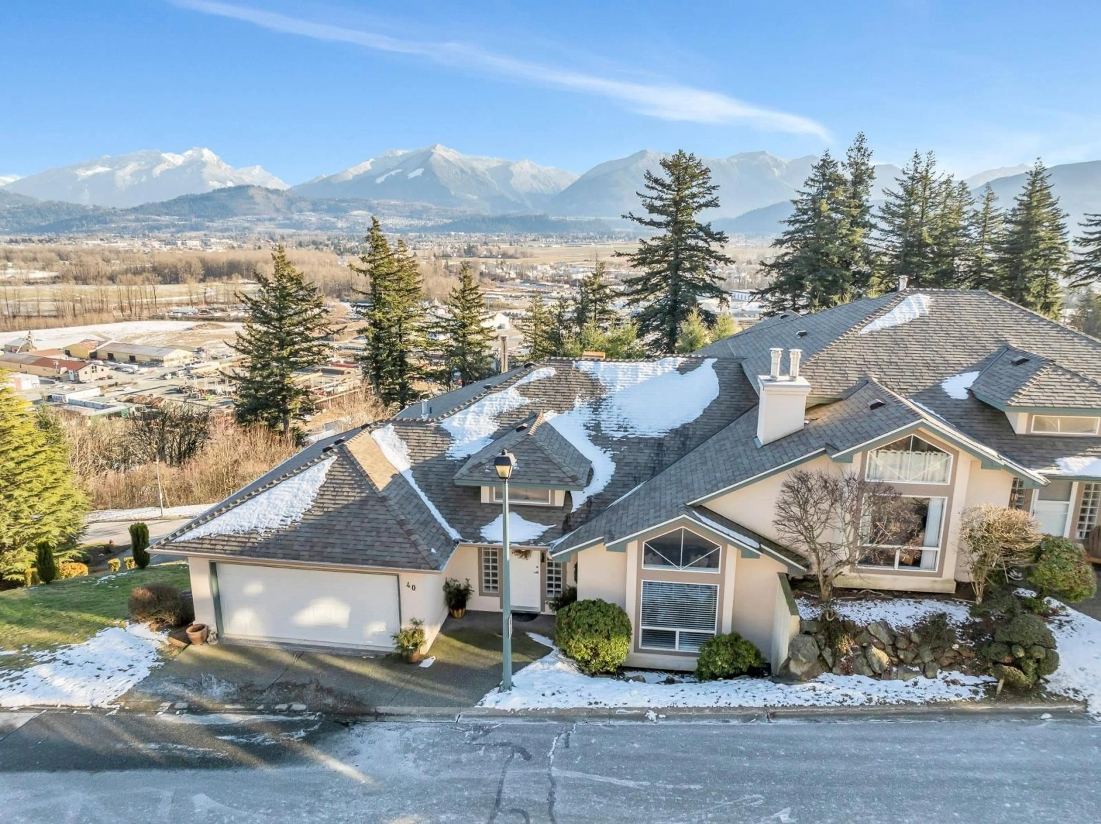 A pic from outside/outdoor area/front of a property/back of a property/a pic from drone, mountain view for 40 8590 SUNRISE DRIVE|Chilliwack Mountai, Chilliwack British Columbia V2R3Z4