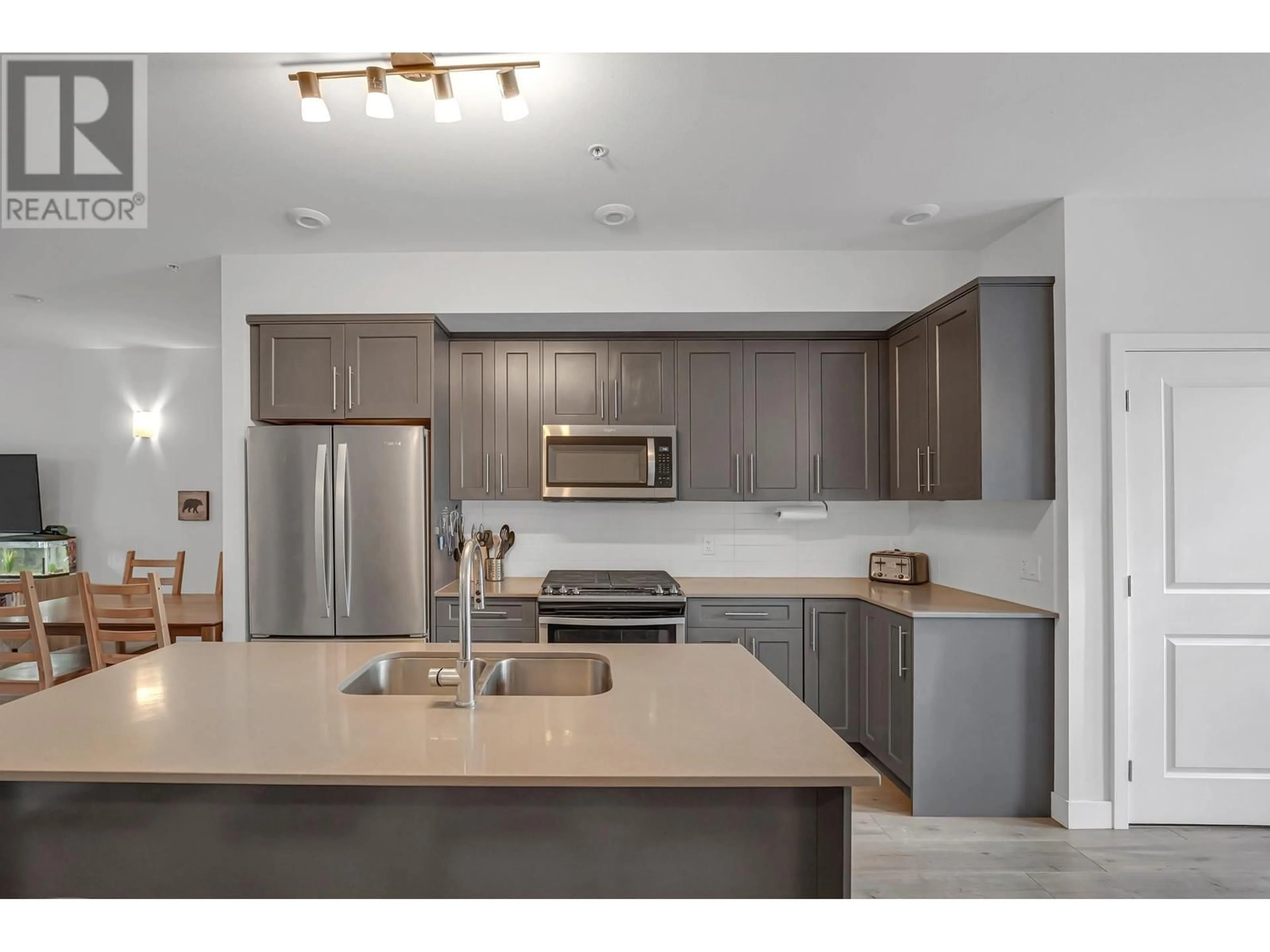 Open concept kitchen, unknown for 71 1188 MAIN STREET, Squamish British Columbia V8B0Z3