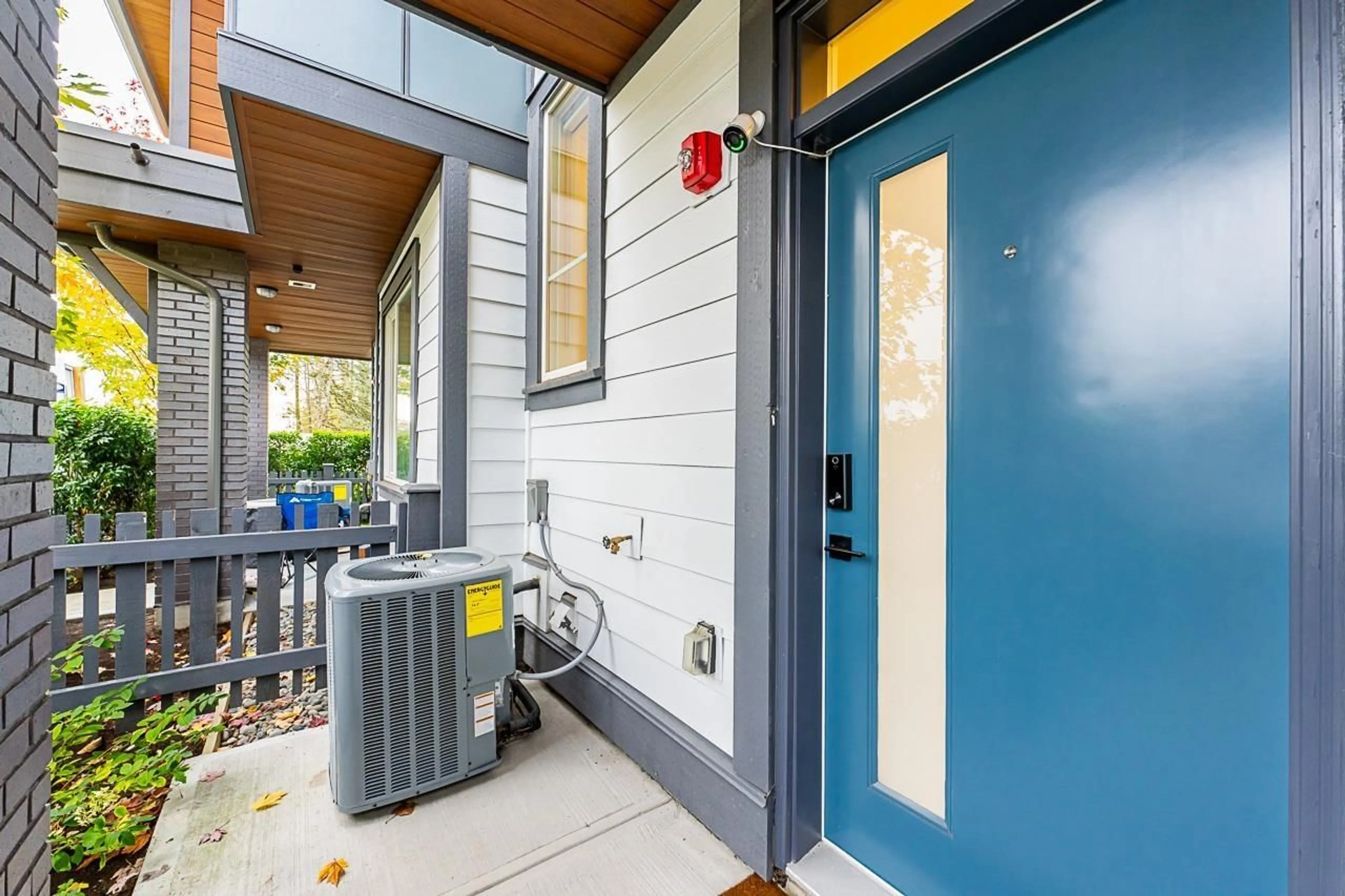 Indoor entryway for 13 20763 76 AVENUE, Langley British Columbia V2Y3N8