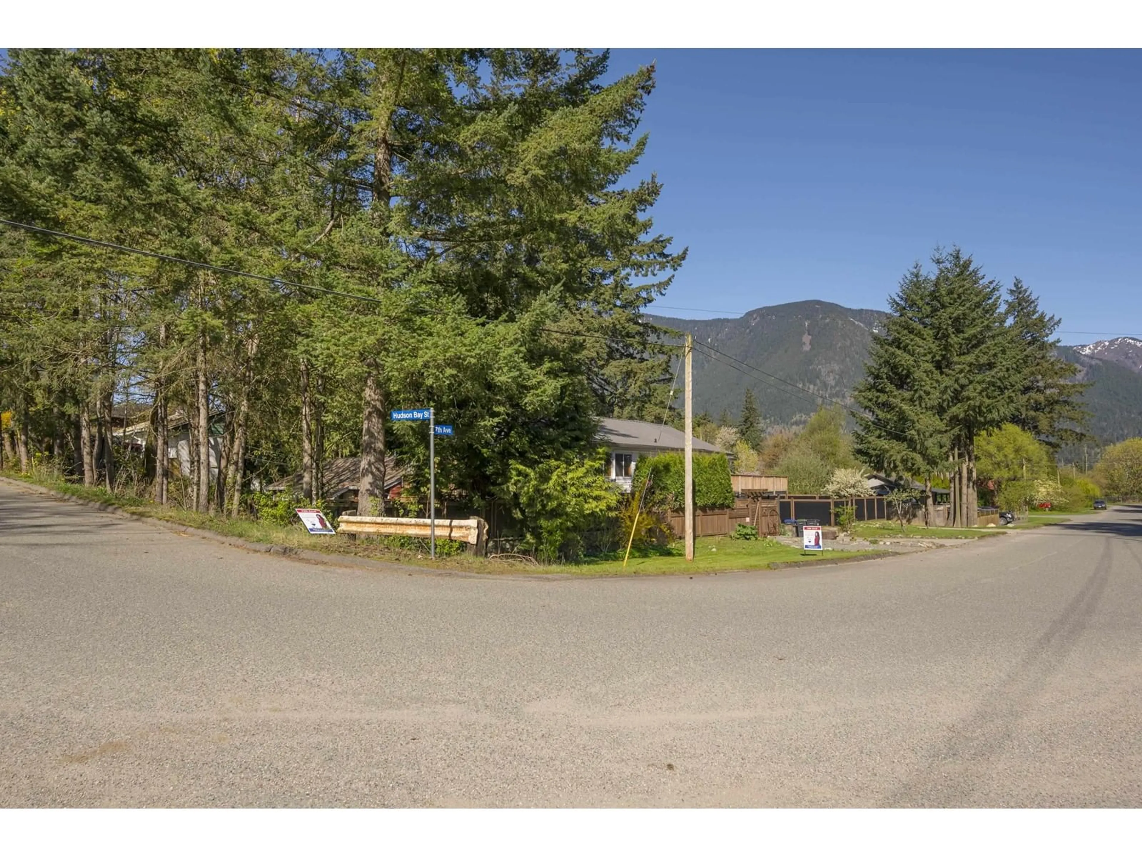 Unknown for 695 HUDSON BAY STREET, Hope British Columbia V0X1L4