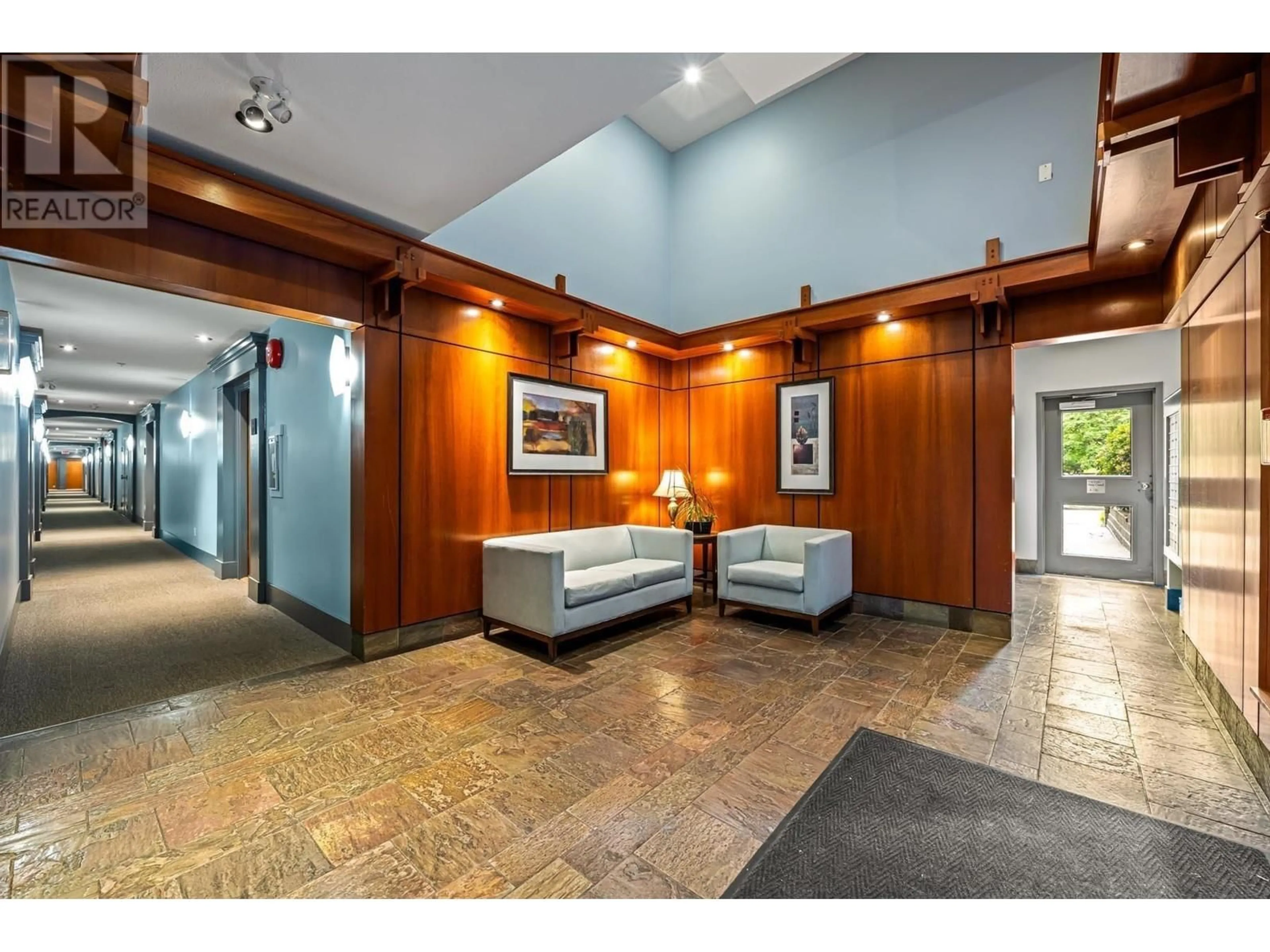 Indoor foyer for 2105 4625 VALLEY DRIVE, Vancouver British Columbia V6J5L7