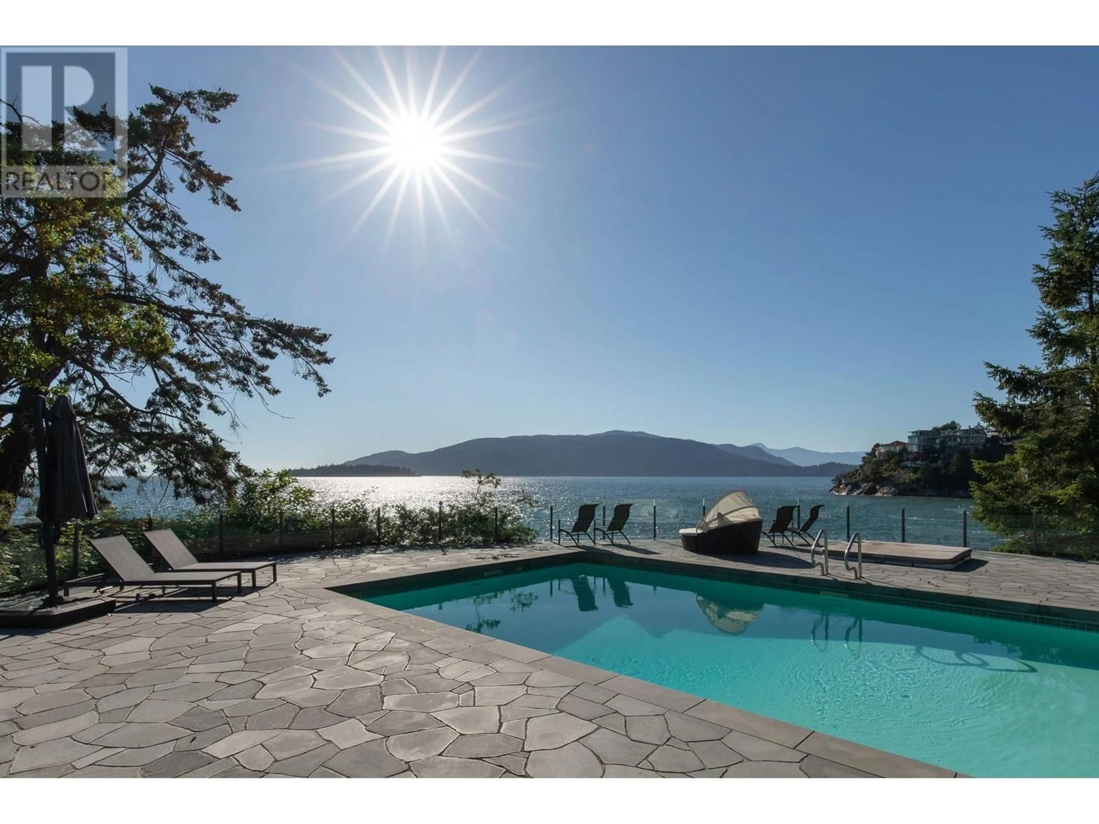 Pool for 5240 MARINE DRIVE, West Vancouver British Columbia V7W2P8