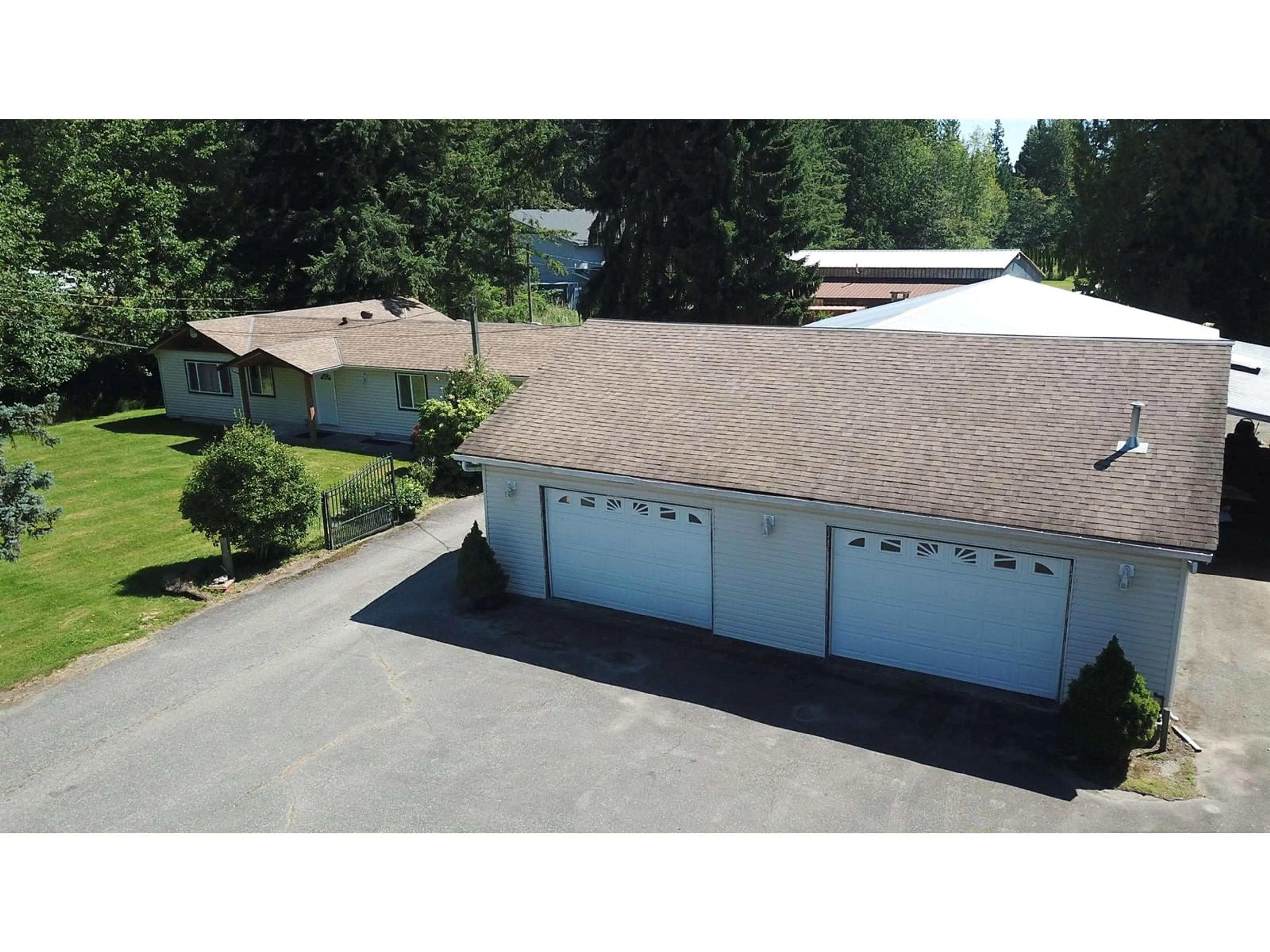 A pic from outside/outdoor area/front of a property/back of a property/a pic from drone, unknown for 7836 BRADNER ROAD, Abbotsford British Columbia V4X2B6