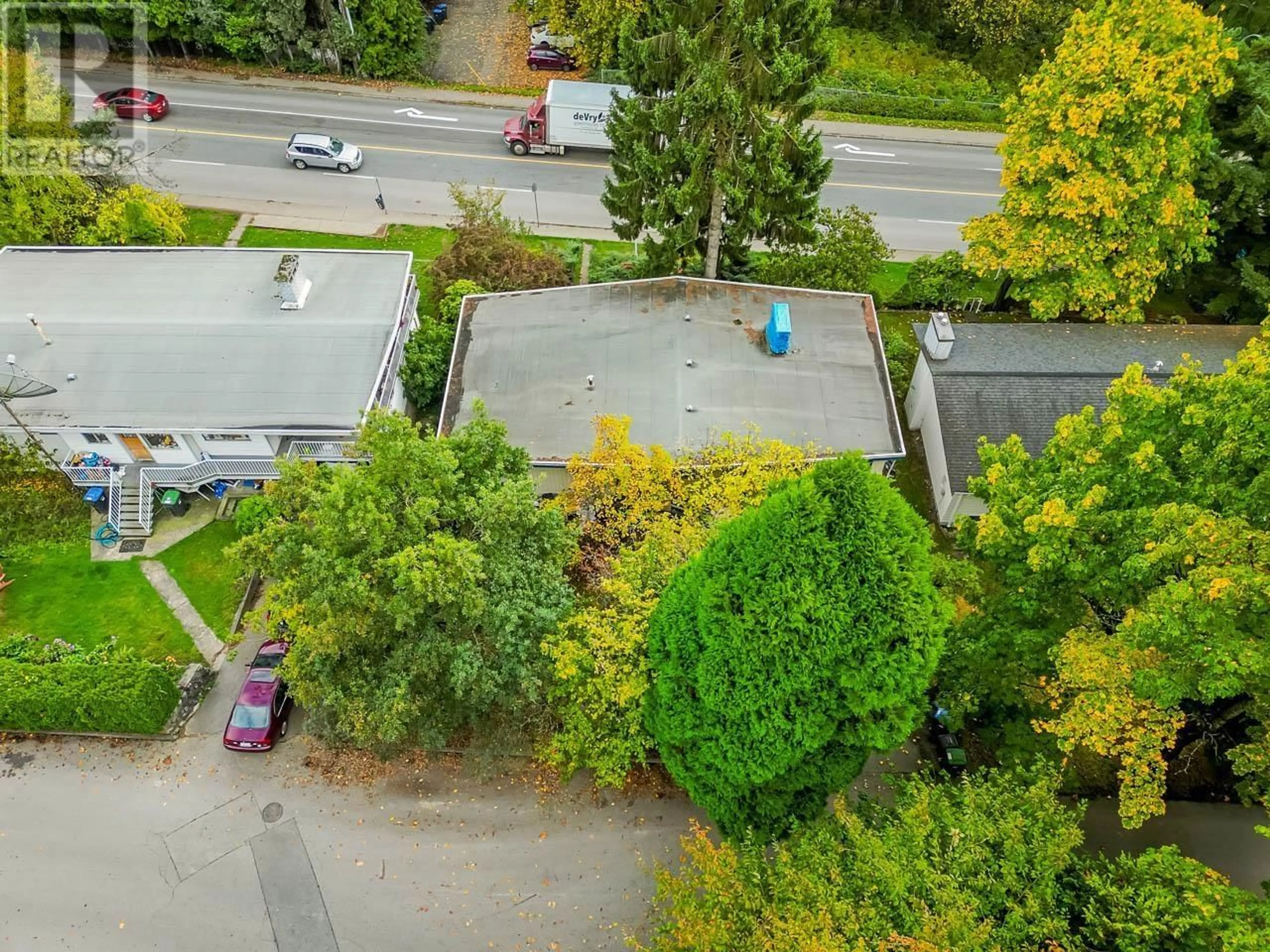 A pic from outside/outdoor area/front of a property/back of a property/a pic from drone, street for 61 E EIGHTH AVENUE, New Westminster British Columbia V3L4J4