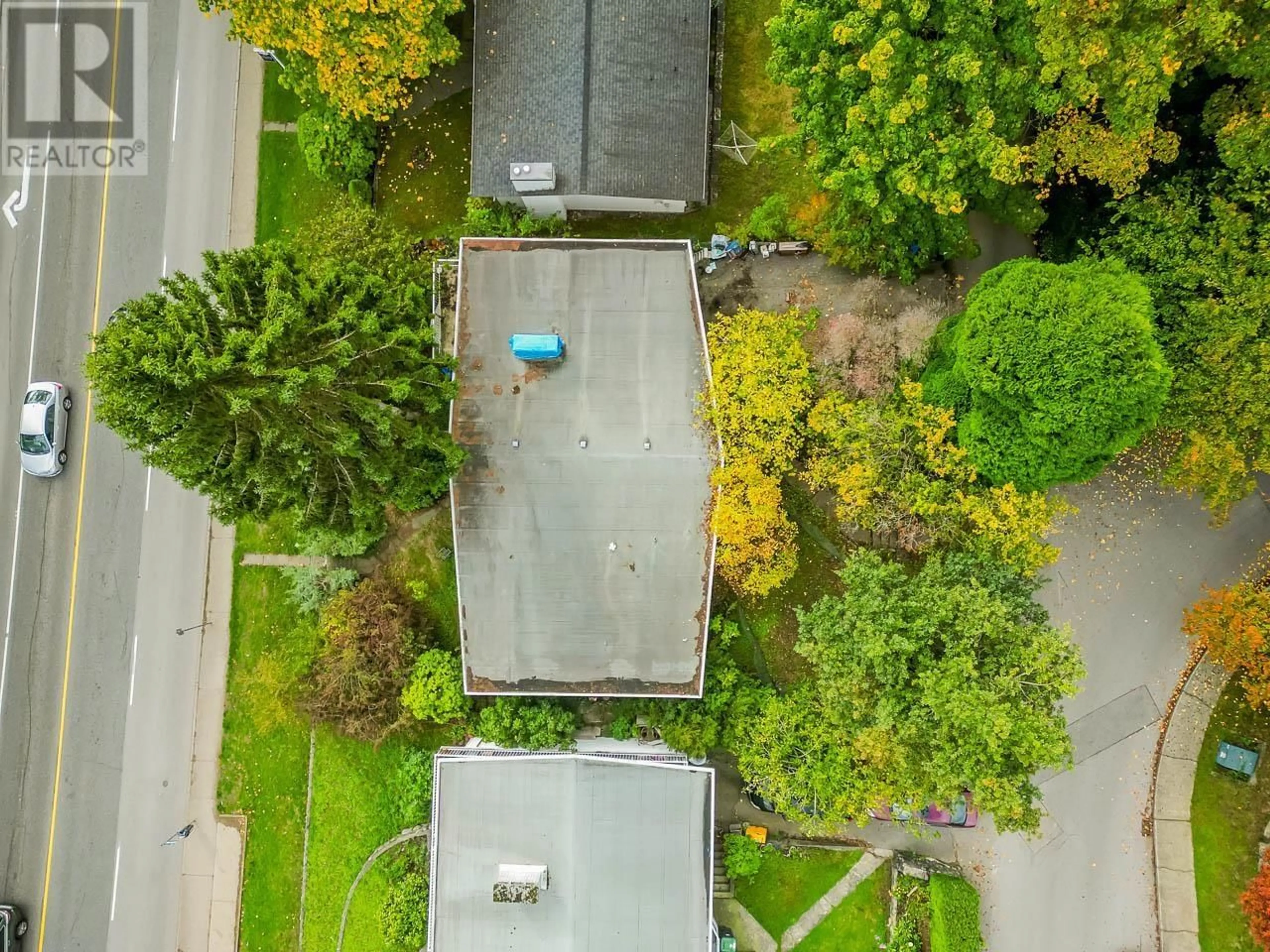 A pic from outside/outdoor area/front of a property/back of a property/a pic from drone, street for 61 E EIGHTH AVENUE, New Westminster British Columbia V3L4J4