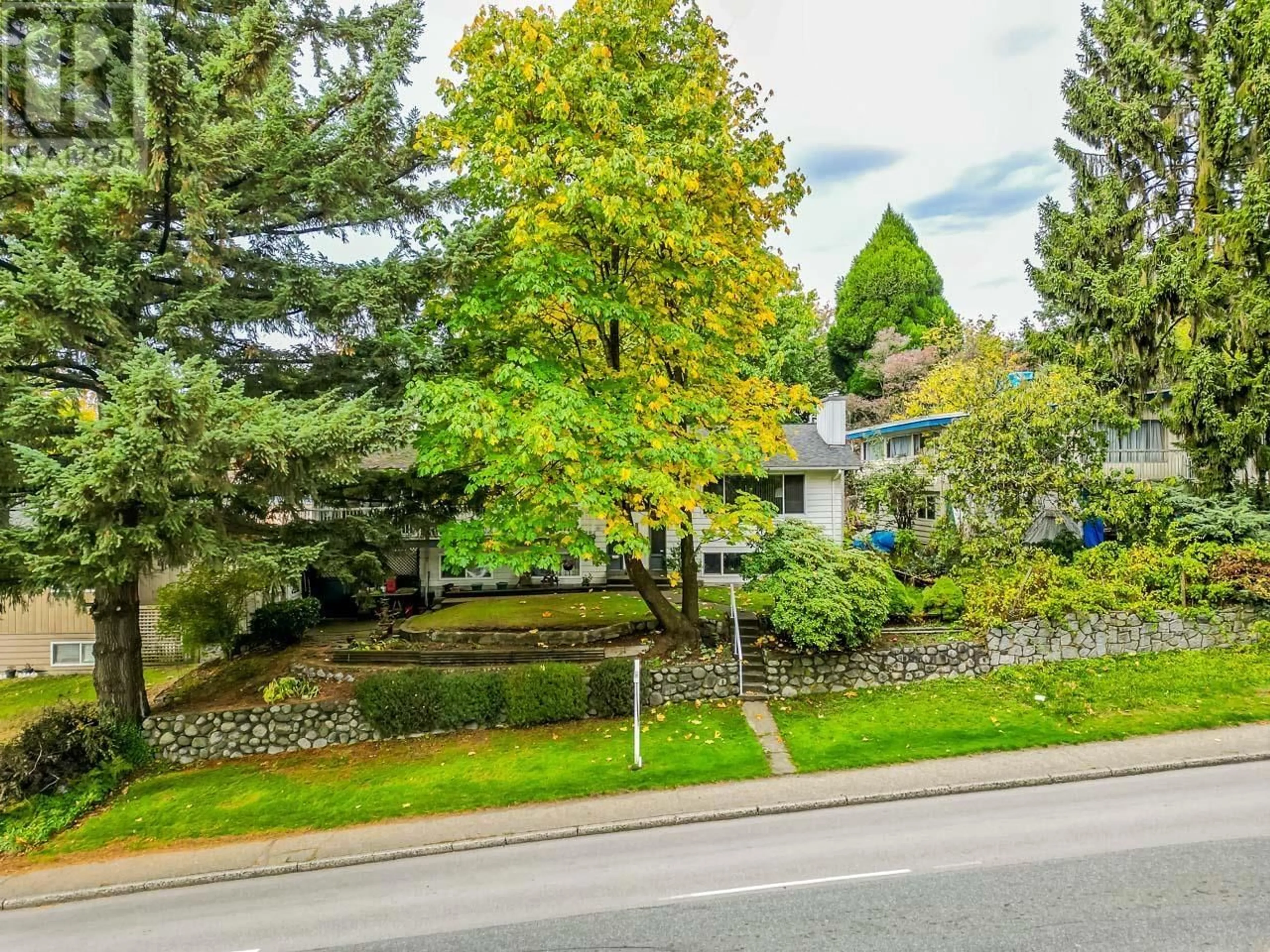 A pic from outside/outdoor area/front of a property/back of a property/a pic from drone, street for 57 EIGHTH AVENUE, New Westminster British Columbia V3L4J4