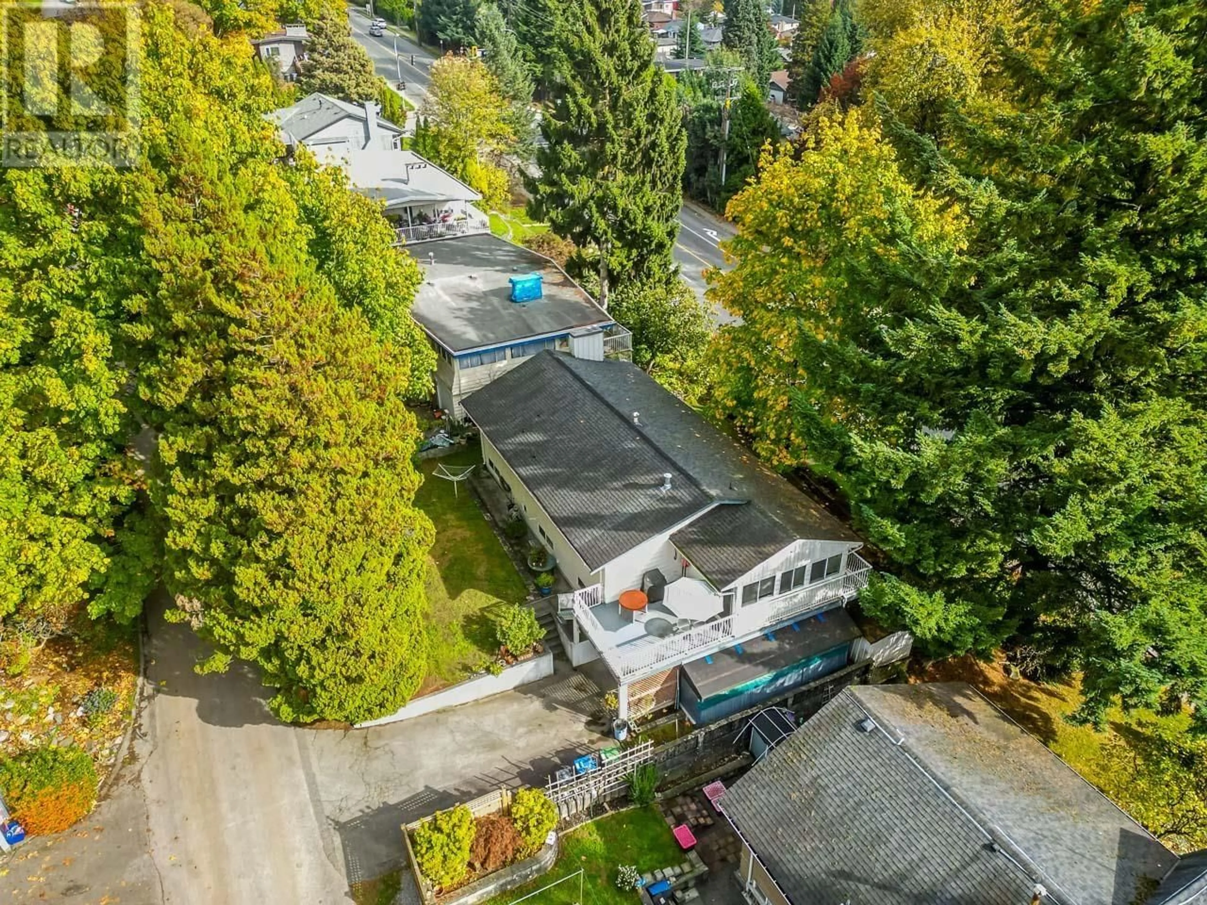 A pic from outside/outdoor area/front of a property/back of a property/a pic from drone, street for 57 EIGHTH AVENUE, New Westminster British Columbia V3L4J4