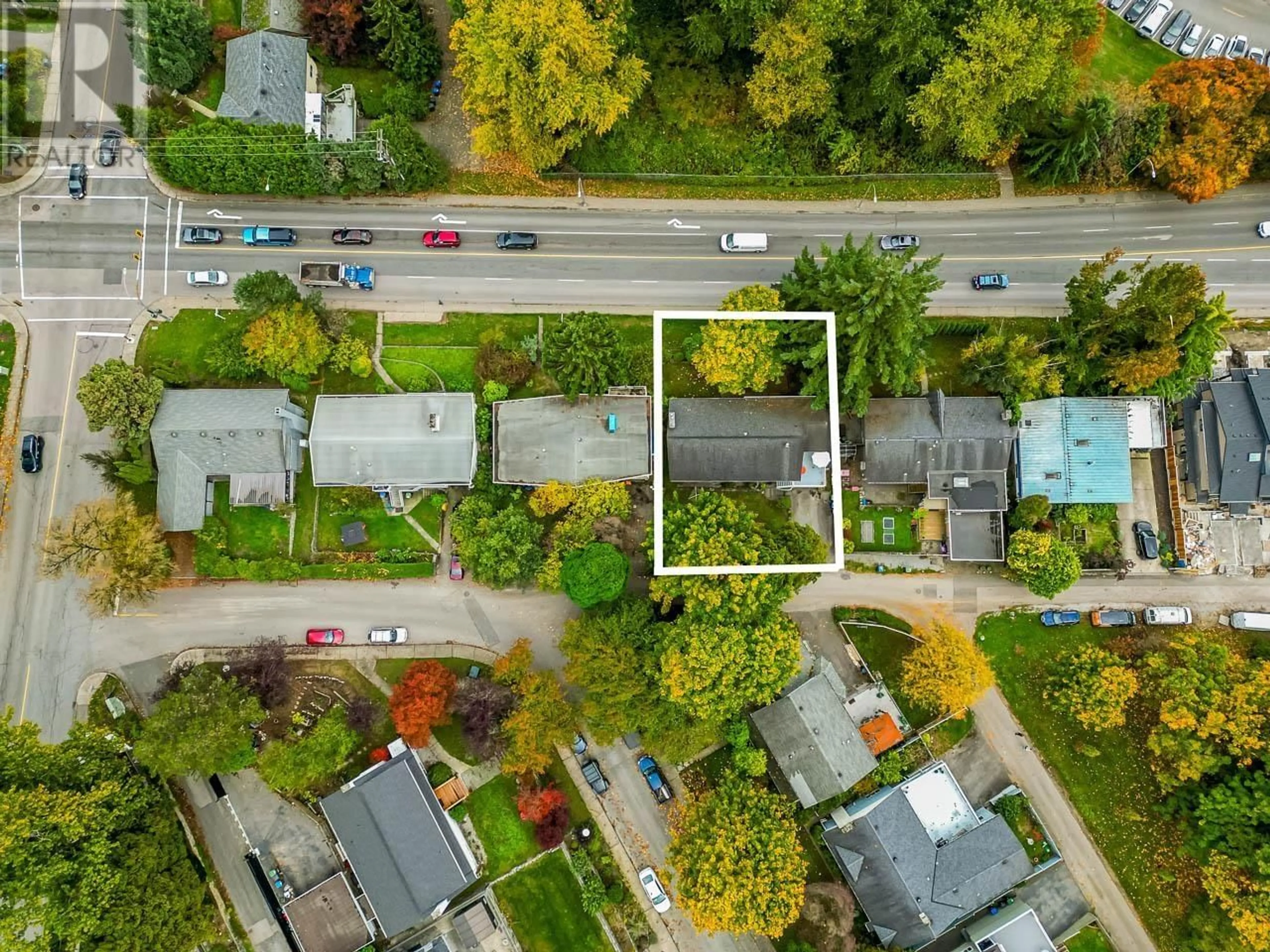 A pic from outside/outdoor area/front of a property/back of a property/a pic from drone, street for 57 EIGHTH AVENUE, New Westminster British Columbia V3L4J4