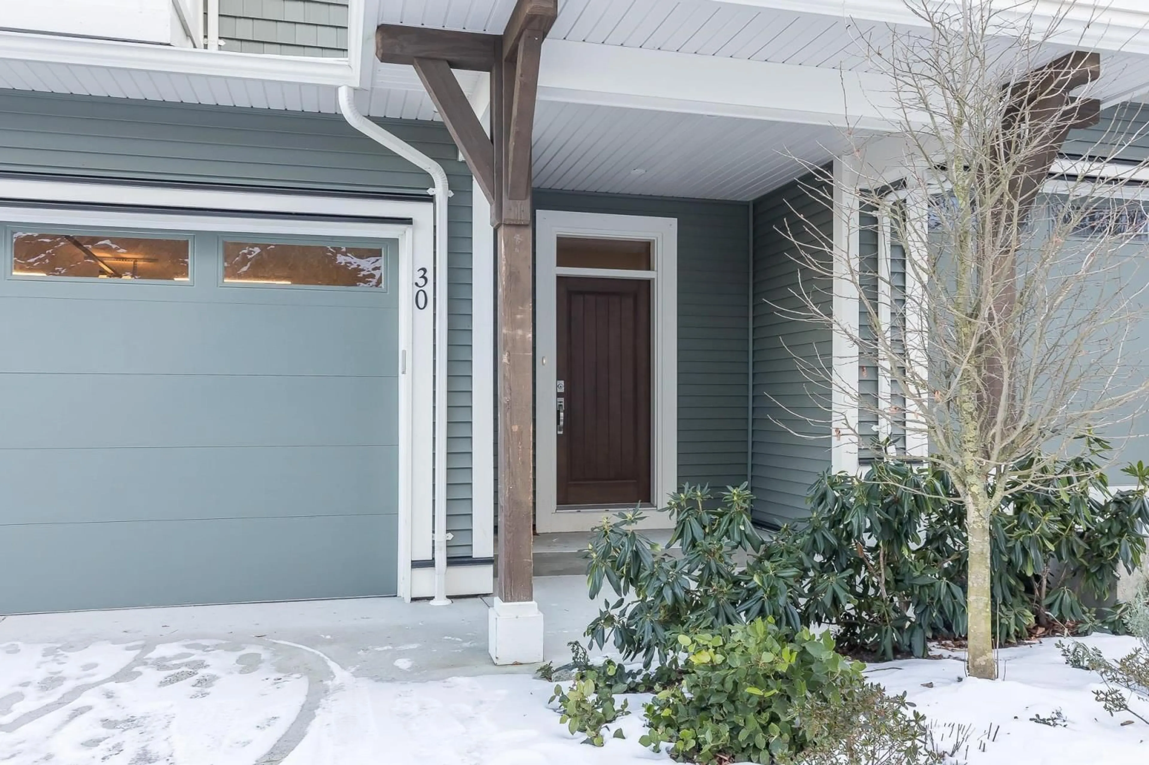 Indoor entryway for 30 43575 CHILLIWACK MOUNTAIN ROAD|Chilli, Chilliwack British Columbia V2R4A1