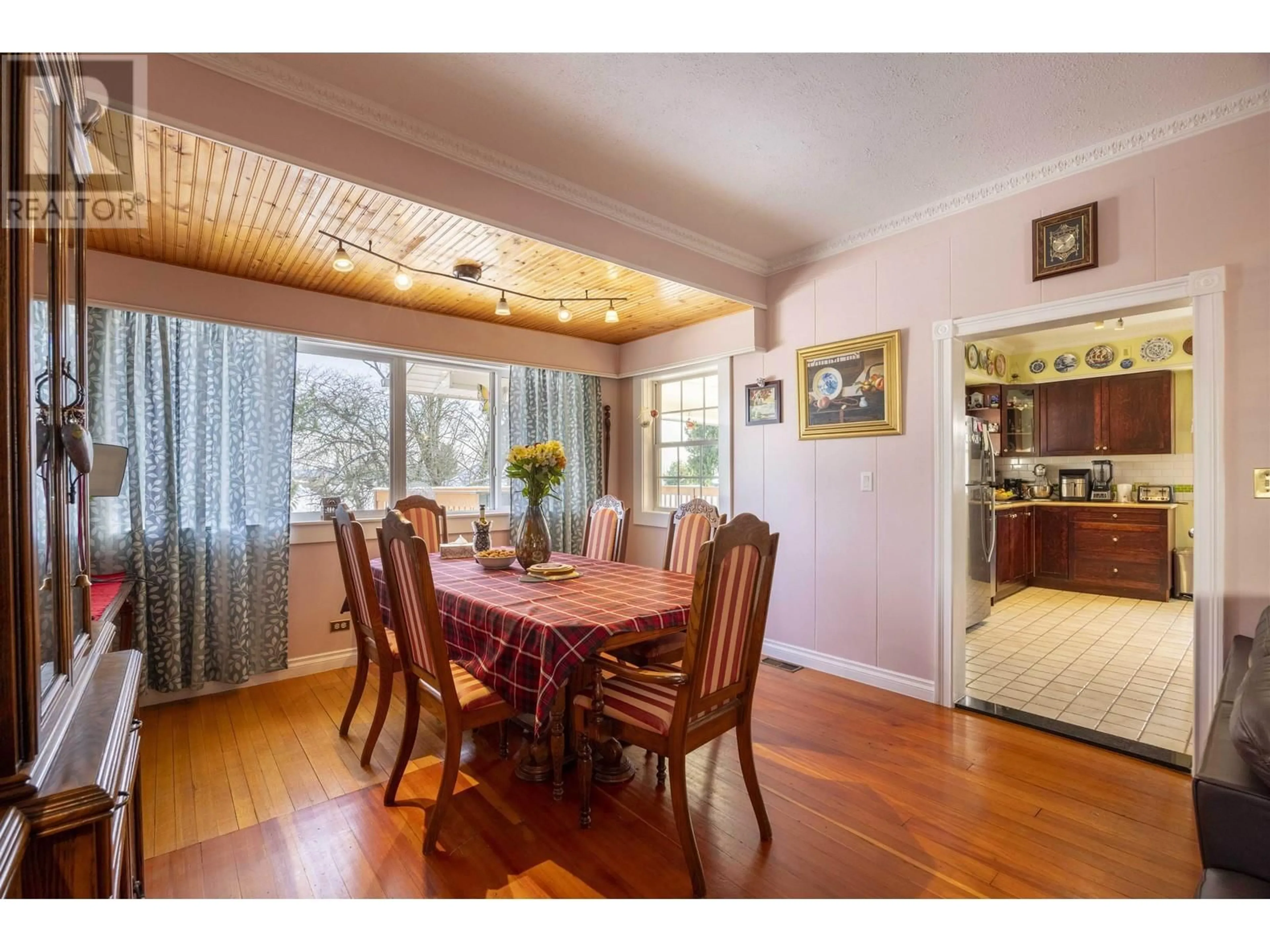 Dining room, wood/laminate floor for 1504 EIGHTH AVENUE, New Westminster British Columbia V3M2S4