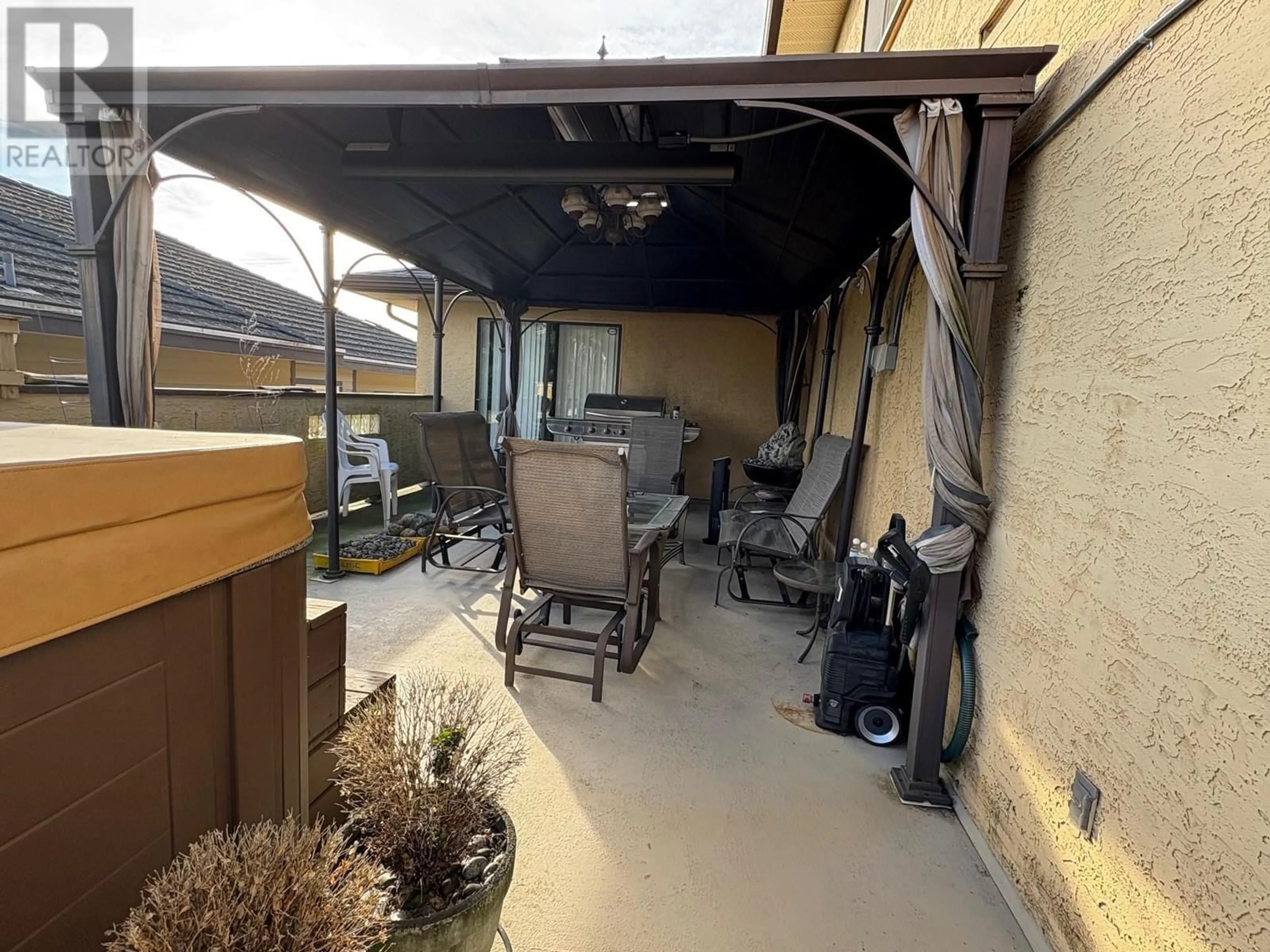 Patio, street for 8228 MACPHERSON AVENUE, Burnaby British Columbia V5J4P9