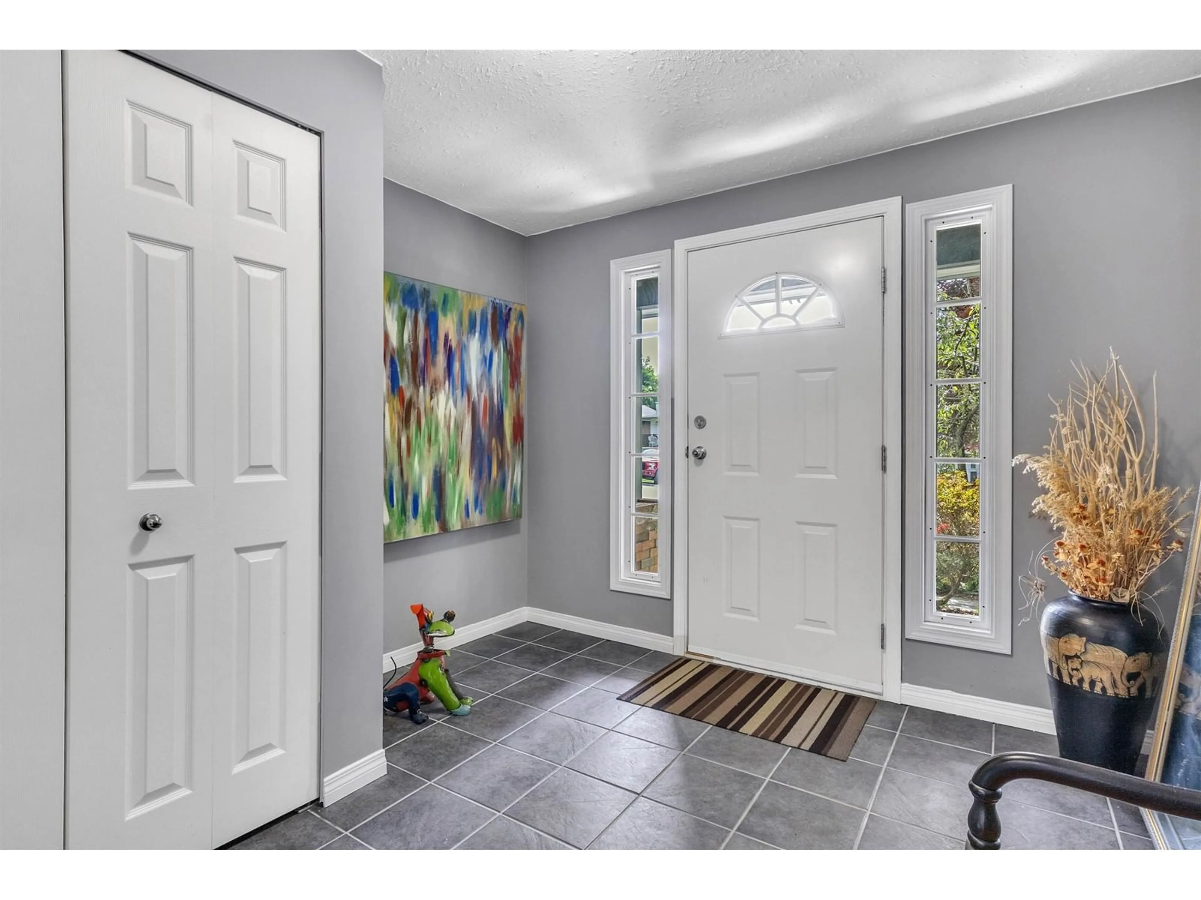 Indoor entryway for 34951 GLENN MOUNTAIN DRIVE, Abbotsford British Columbia V3G1C2