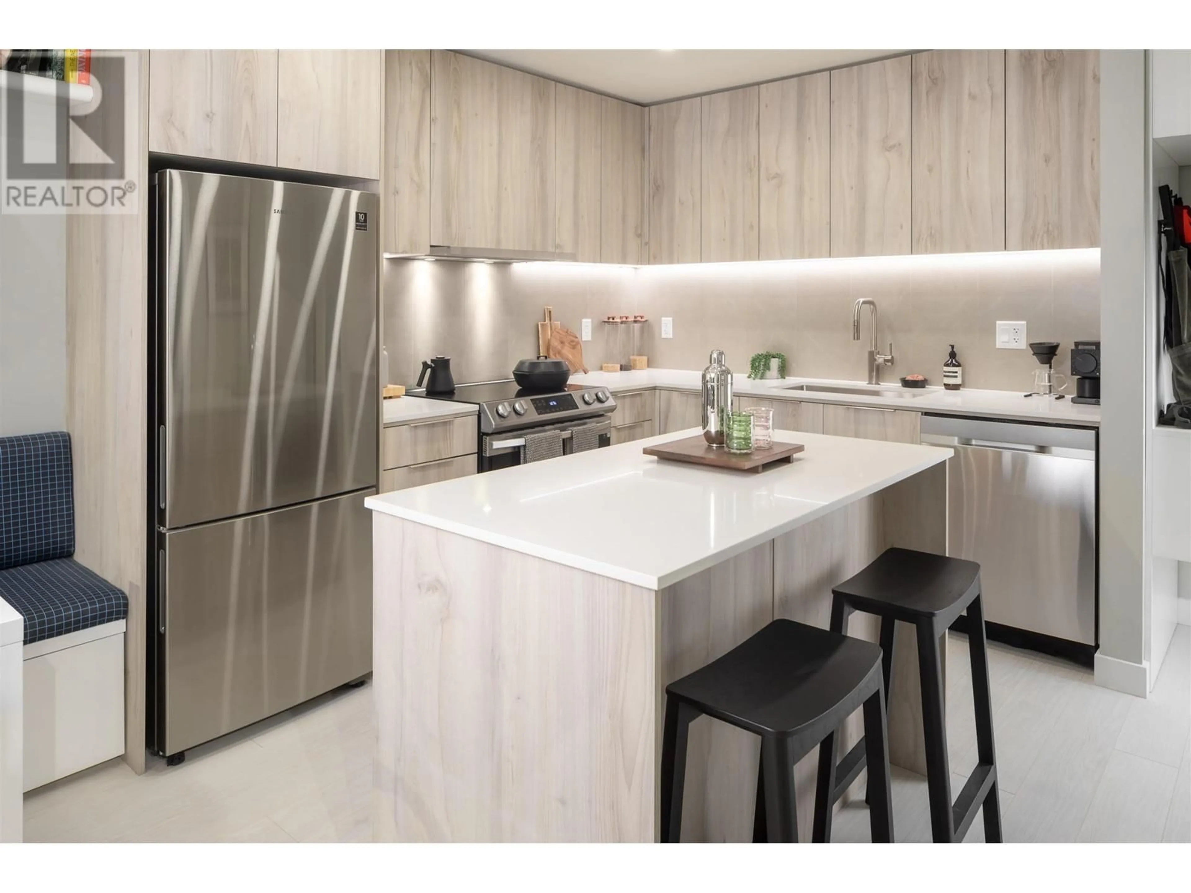Contemporary kitchen, unknown for 308 - 3594 MALSUM DRIVE, North Vancouver British Columbia V0V0V0