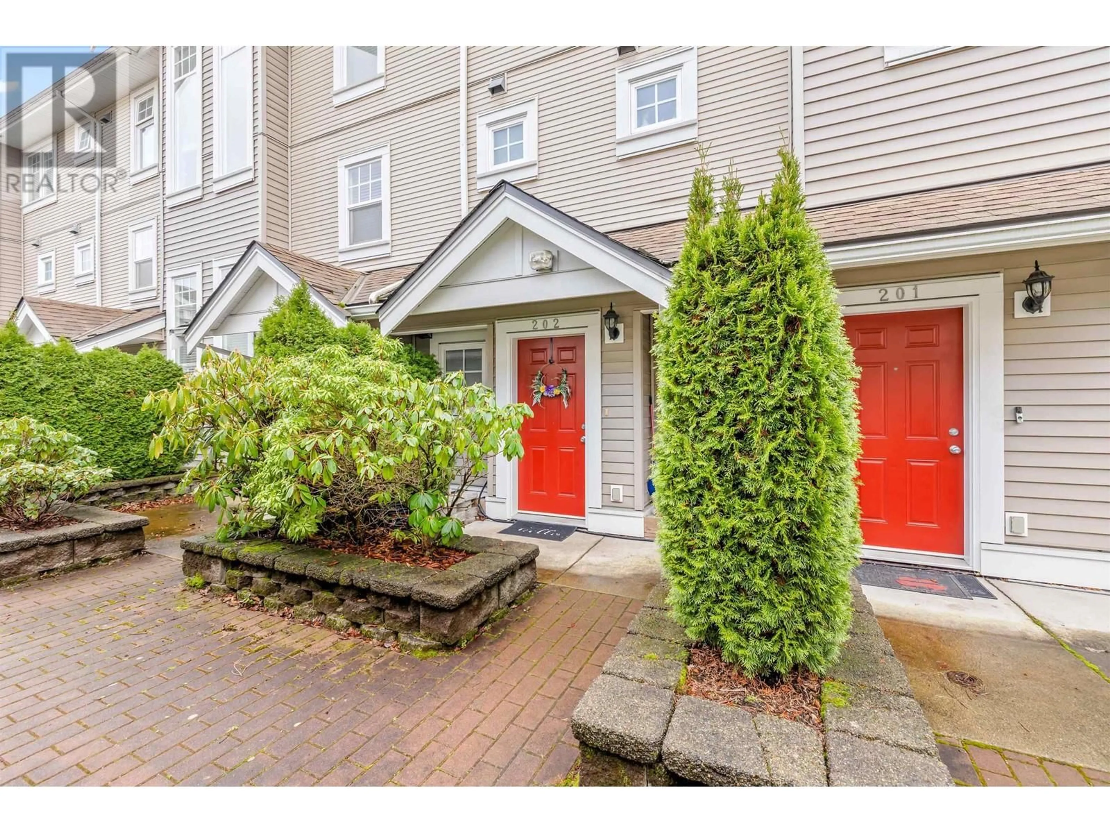 Indoor entryway for 202 4025 NORFOLK STREET, Burnaby British Columbia V5G0A5