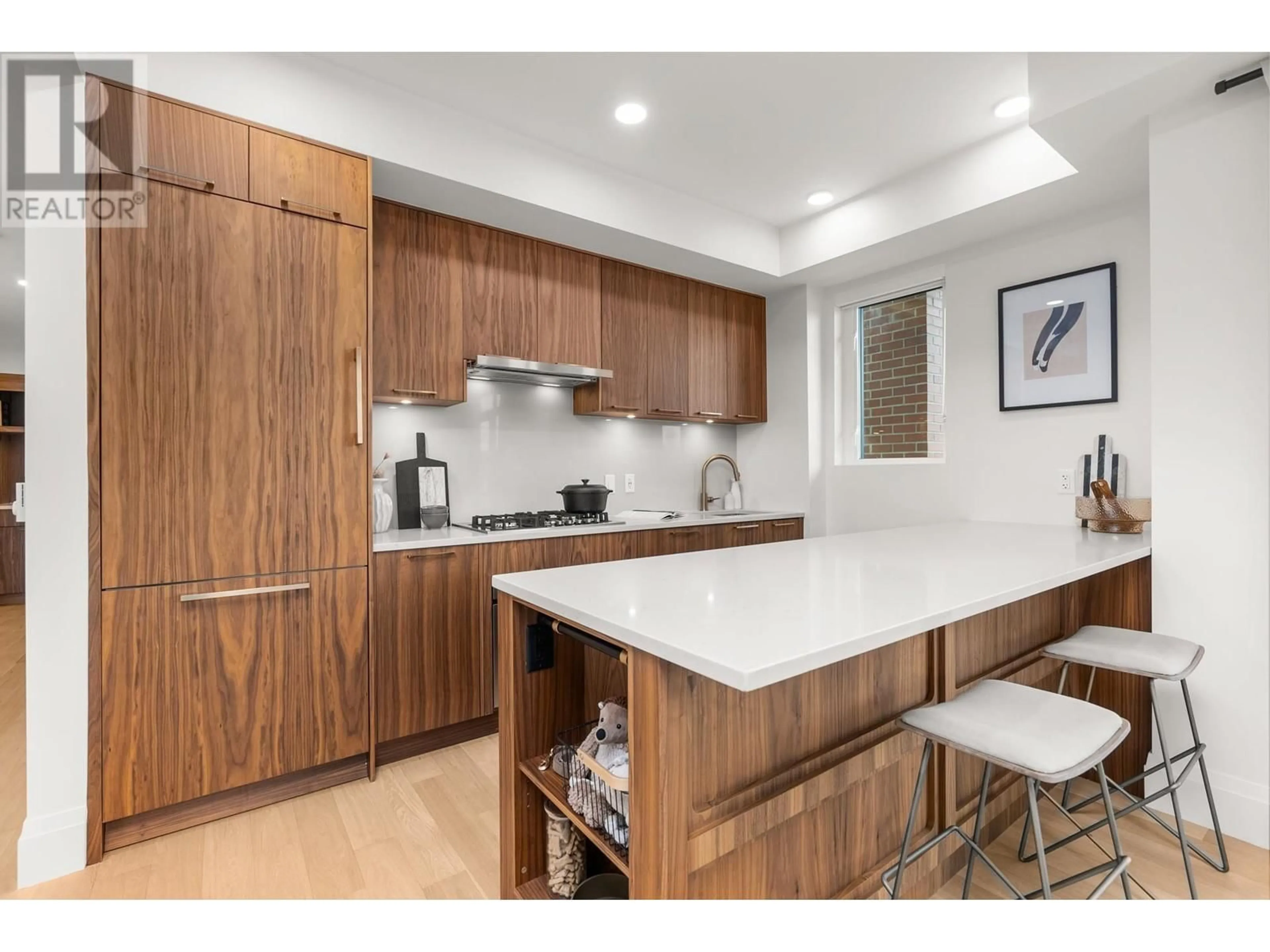 Open concept kitchen, unknown for 213 2550 GARDEN DRIVE, Vancouver British Columbia V5N4X6