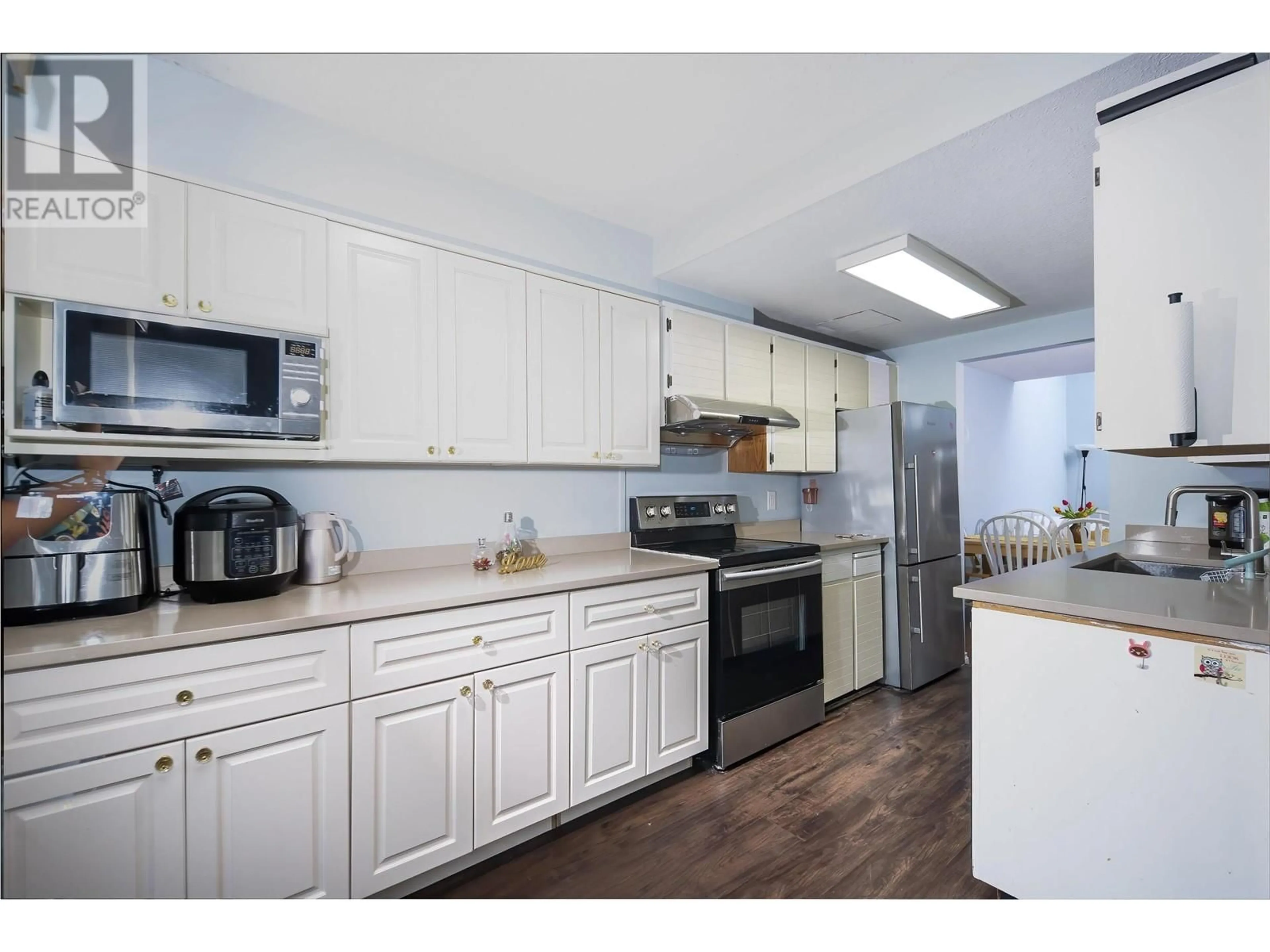 Standard kitchen, unknown for 3 6831 COONEY ROAD, Richmond British Columbia V6Y2J9