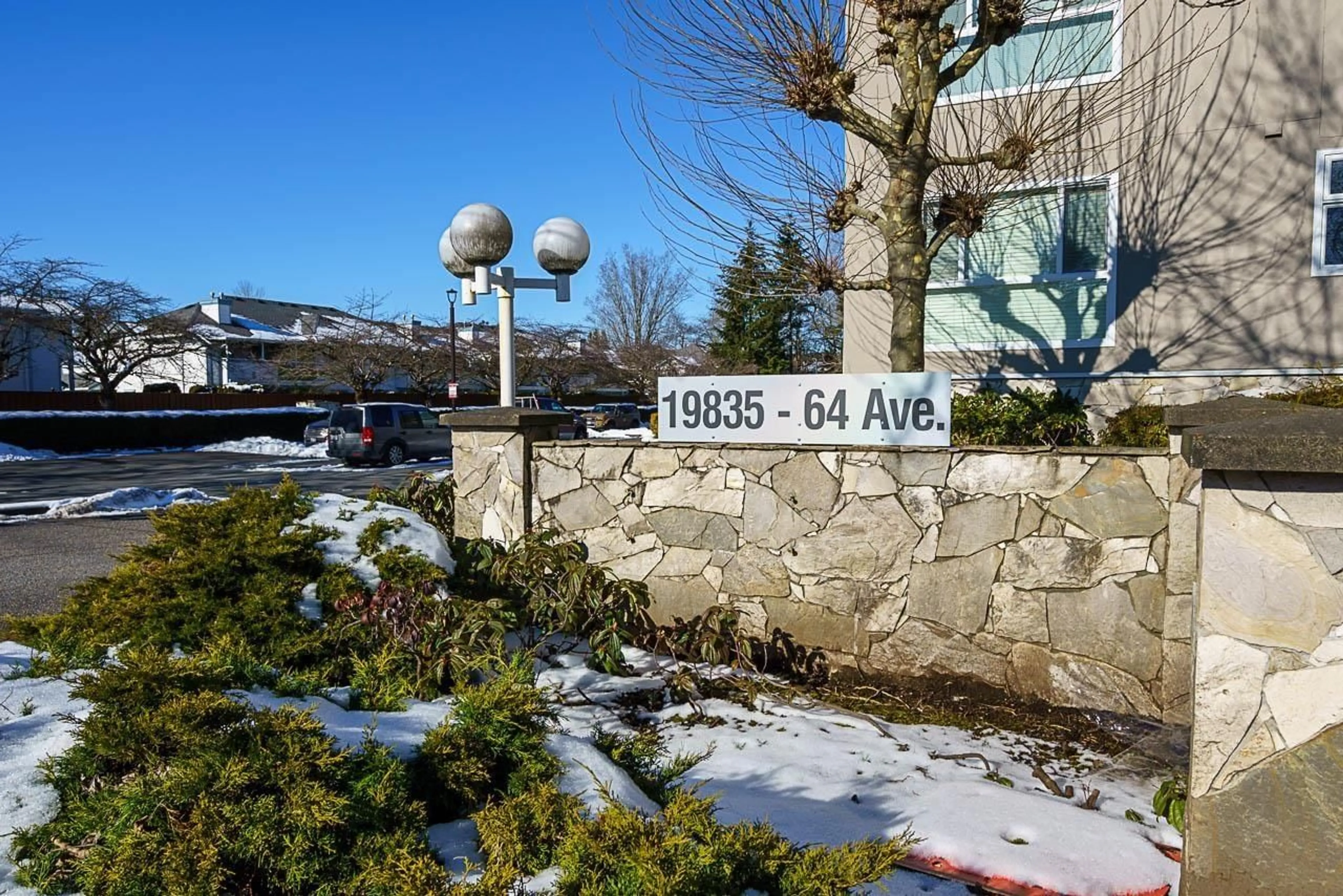 Indoor foyer for 212 19835 64 AVENUE, Langley British Columbia V2Y1L8