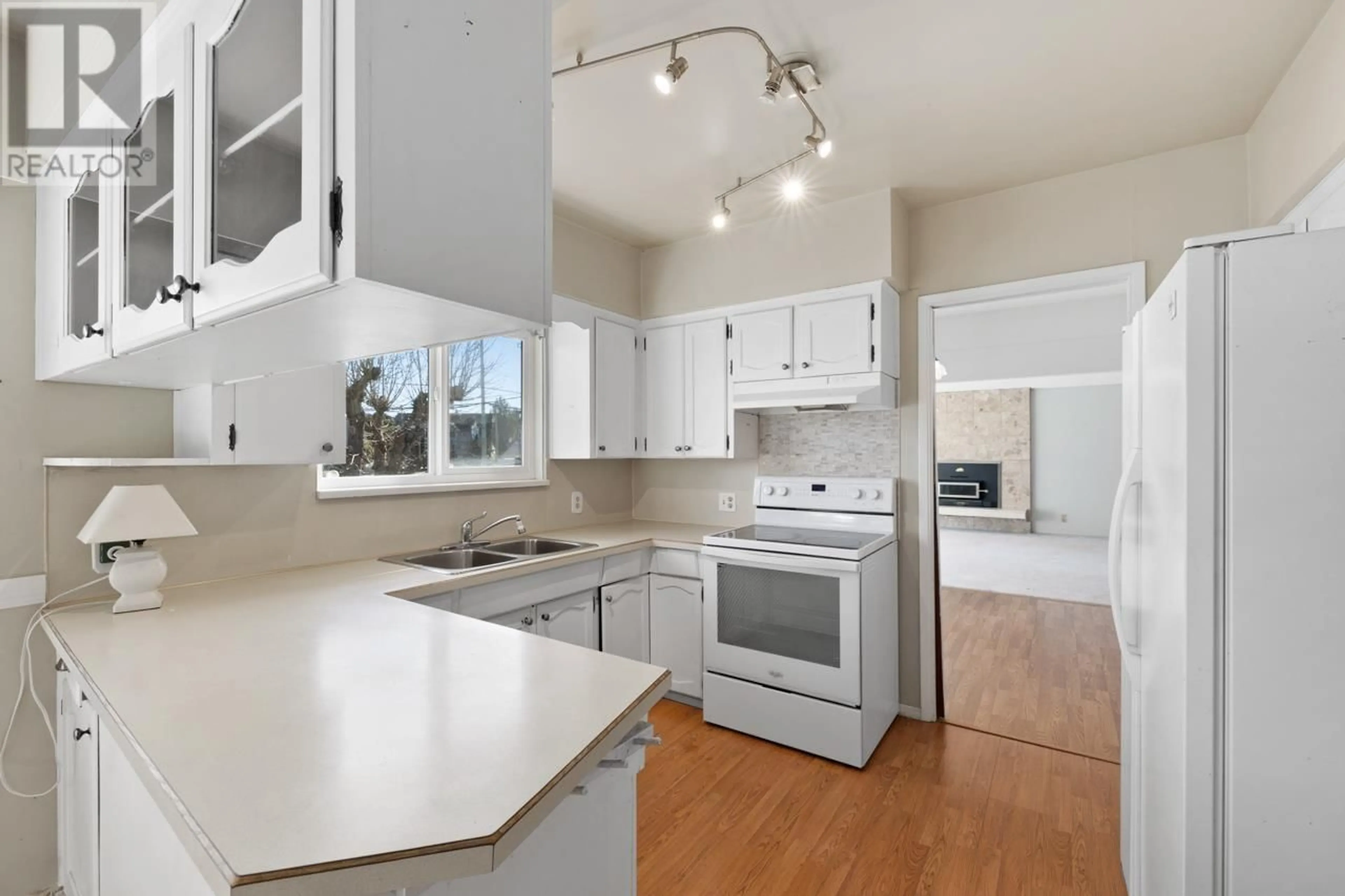 Open concept kitchen, unknown for 4983 CENTRAL AVENUE, Delta British Columbia V4K2G5