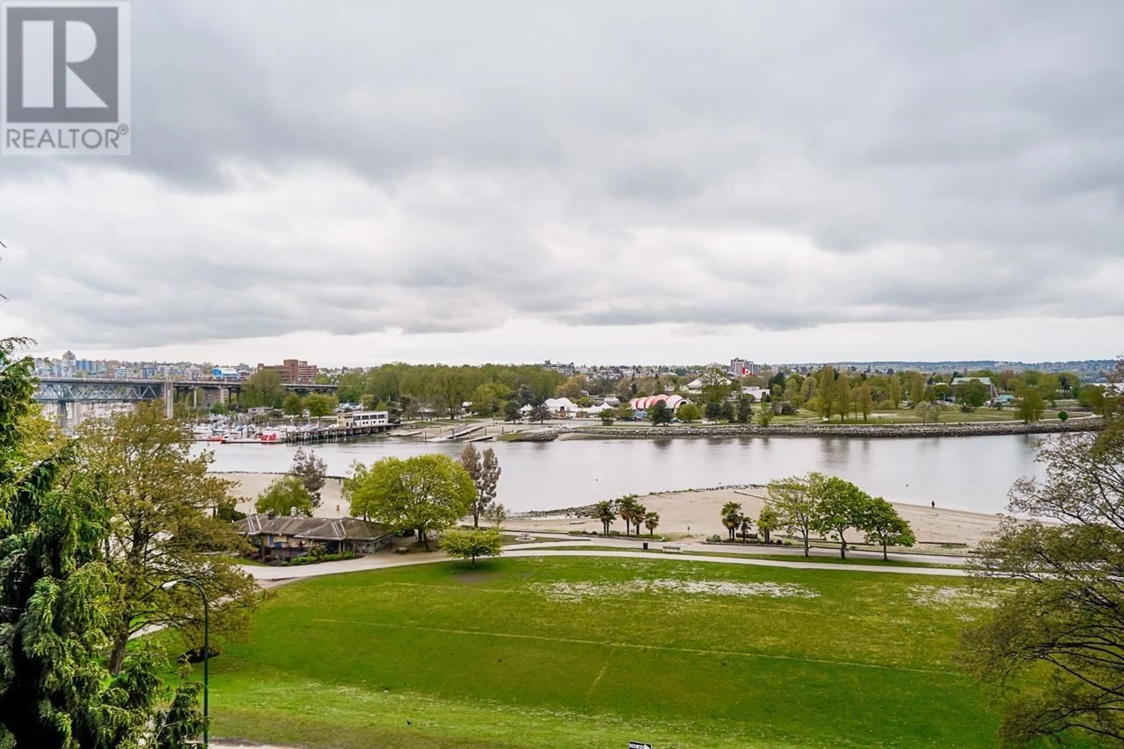 A pic from outside/outdoor area/front of a property/back of a property/a pic from drone, water/lake/river/ocean view for 603 1233 BEACH AVENUE, Vancouver British Columbia V6E1V4