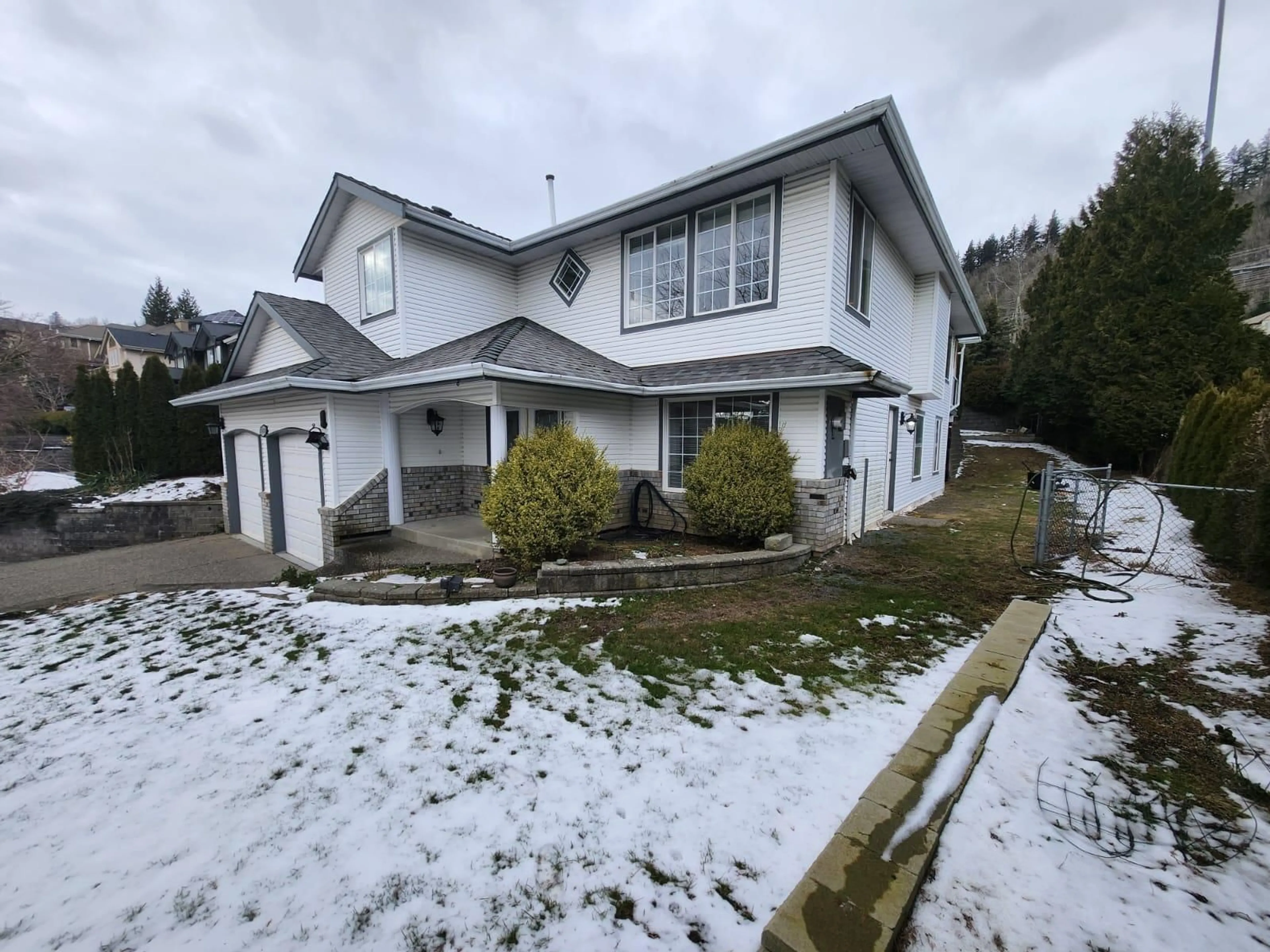 A pic from outside/outdoor area/front of a property/back of a property/a pic from drone, unknown for 36101 REGAL PARKWAY, Abbotsford British Columbia V3G1L1