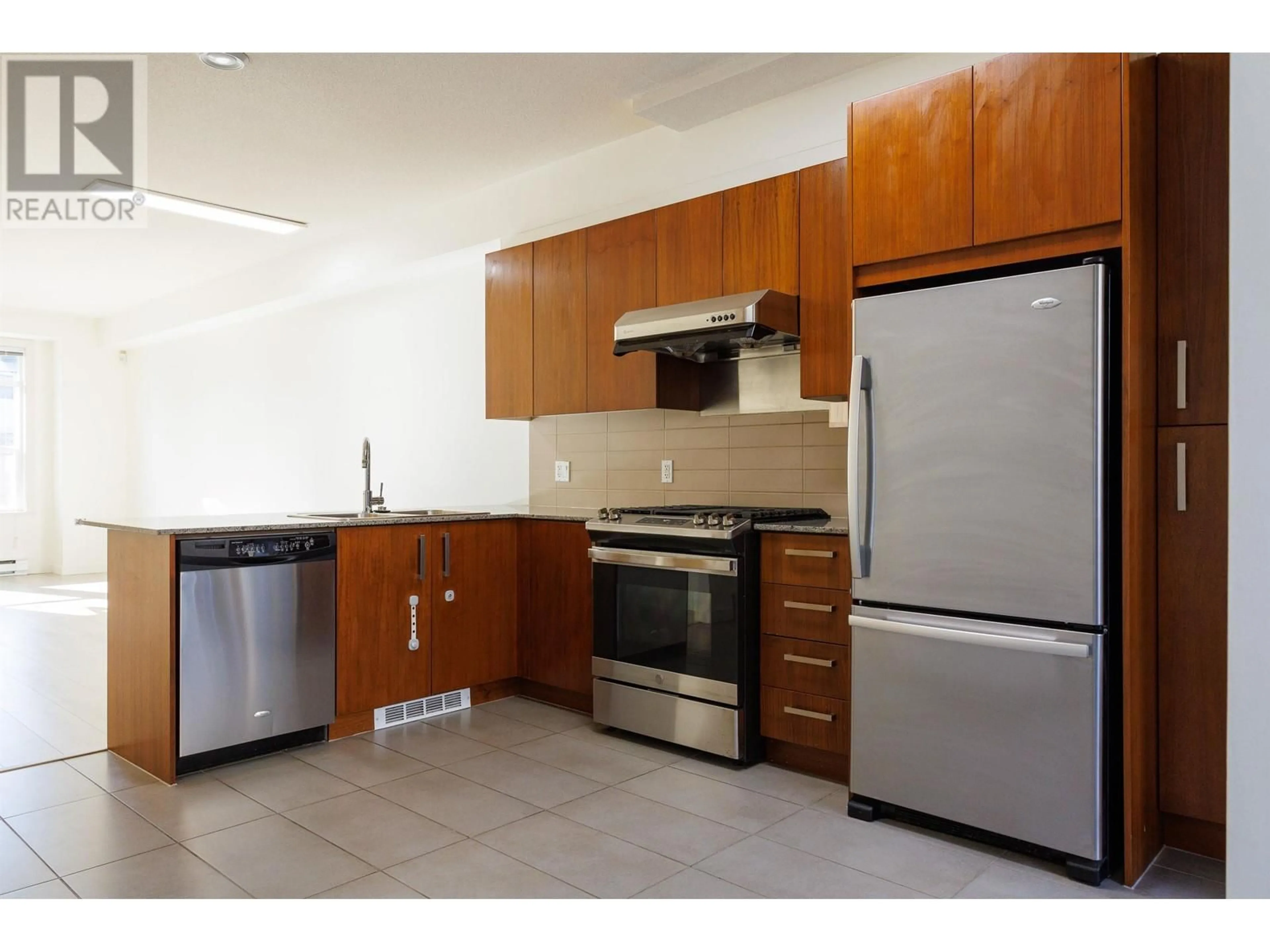 Standard kitchen, unknown for 15 5883 IRMIN STREET, Burnaby British Columbia V5J0C5